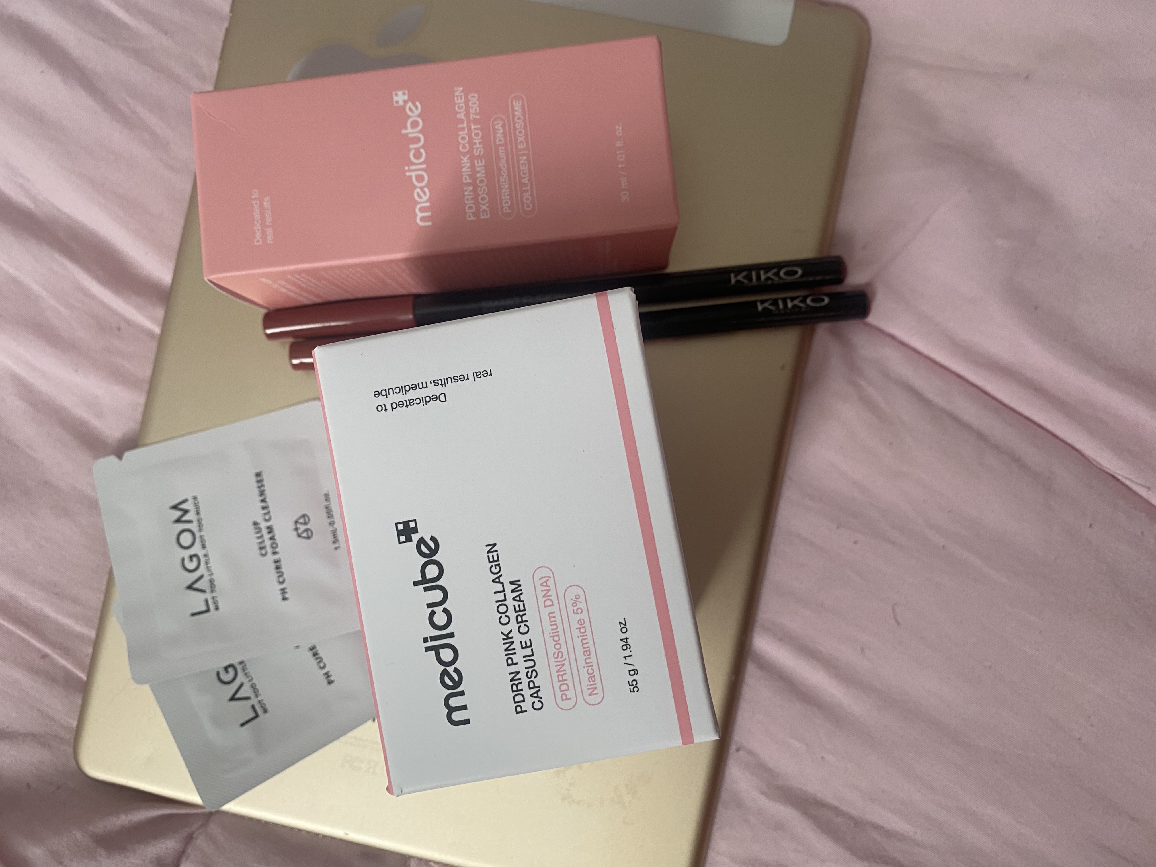 Интенсивная ампула с микроиглами medicube PDRN Pink Collagen Exosome Shot Serum 7500
