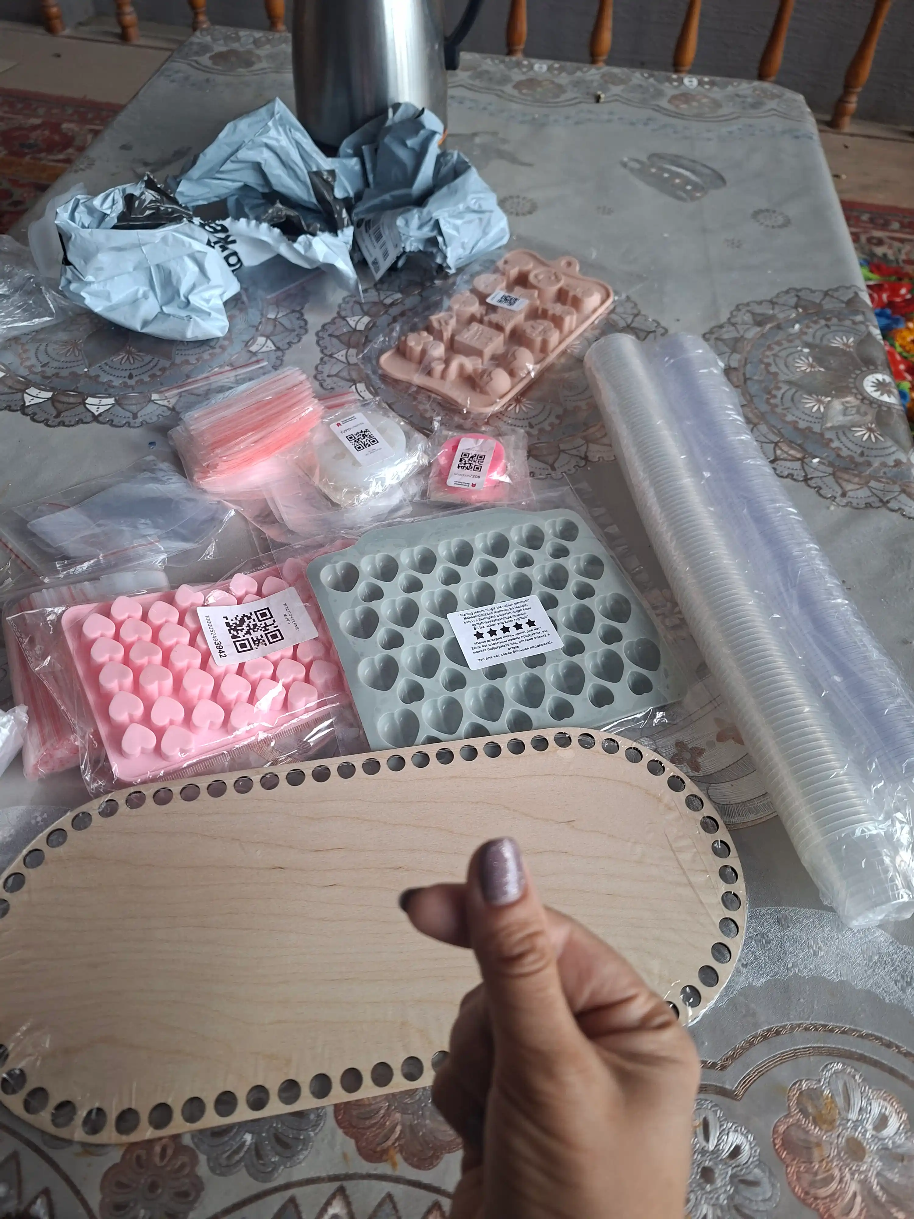 Silikon qoliplar, gullar, sham qoliplari, smolalar, gips, sovun, shokolad, gul