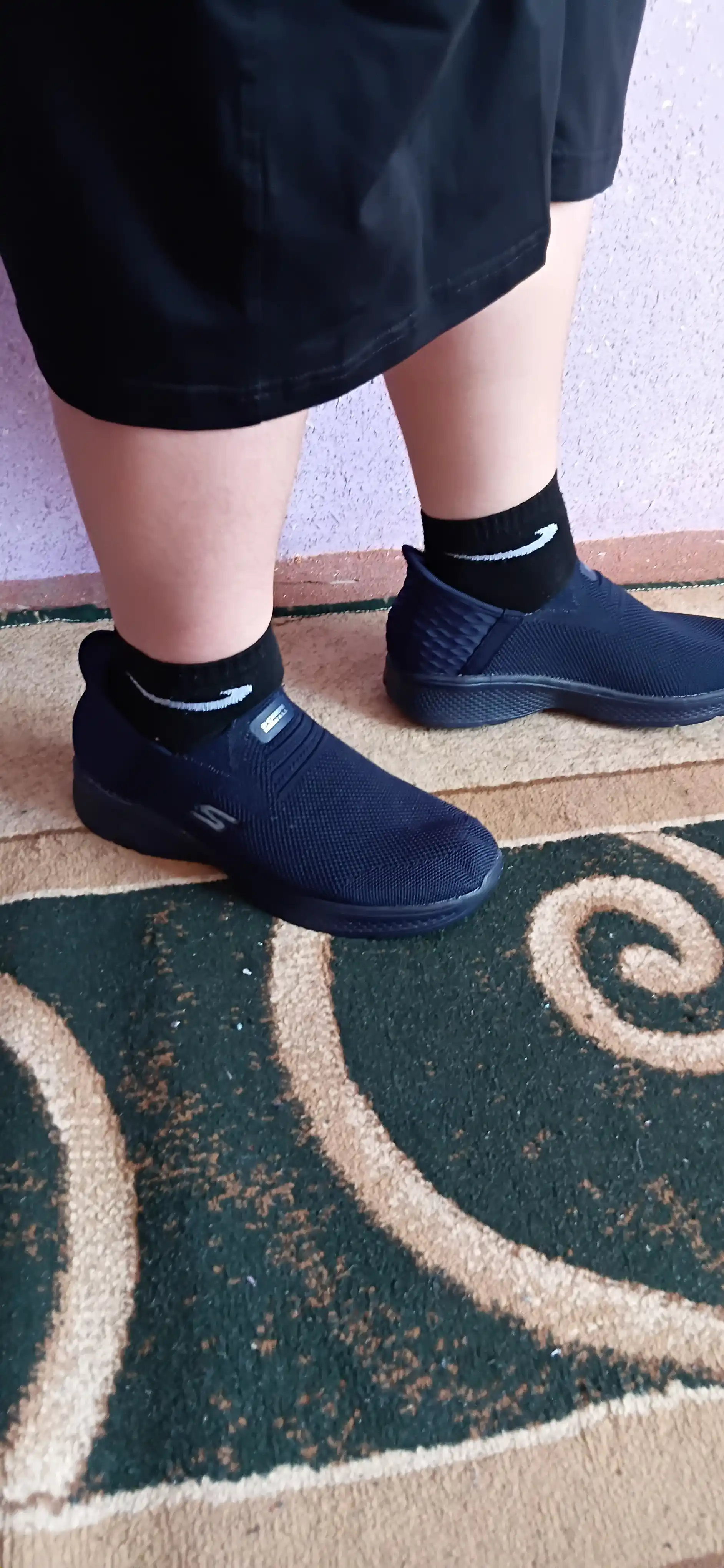 Erkaklar sliponi, yengil va qulay, nafas oluvchi sport poyabzal