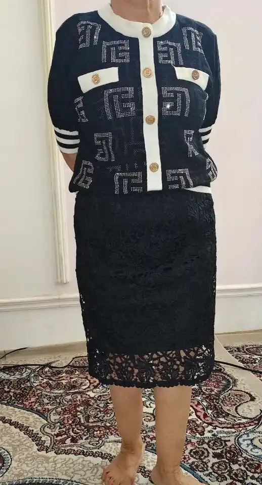 Maktab va maktab uchun klassik gabardin yubka. Ayollar va qizlar uchun