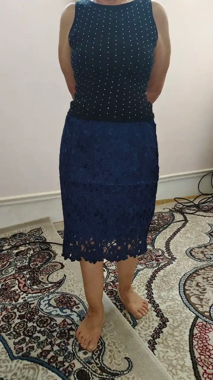Maktab va maktab uchun klassik gabardin yubka. Ayollar va qizlar uchun