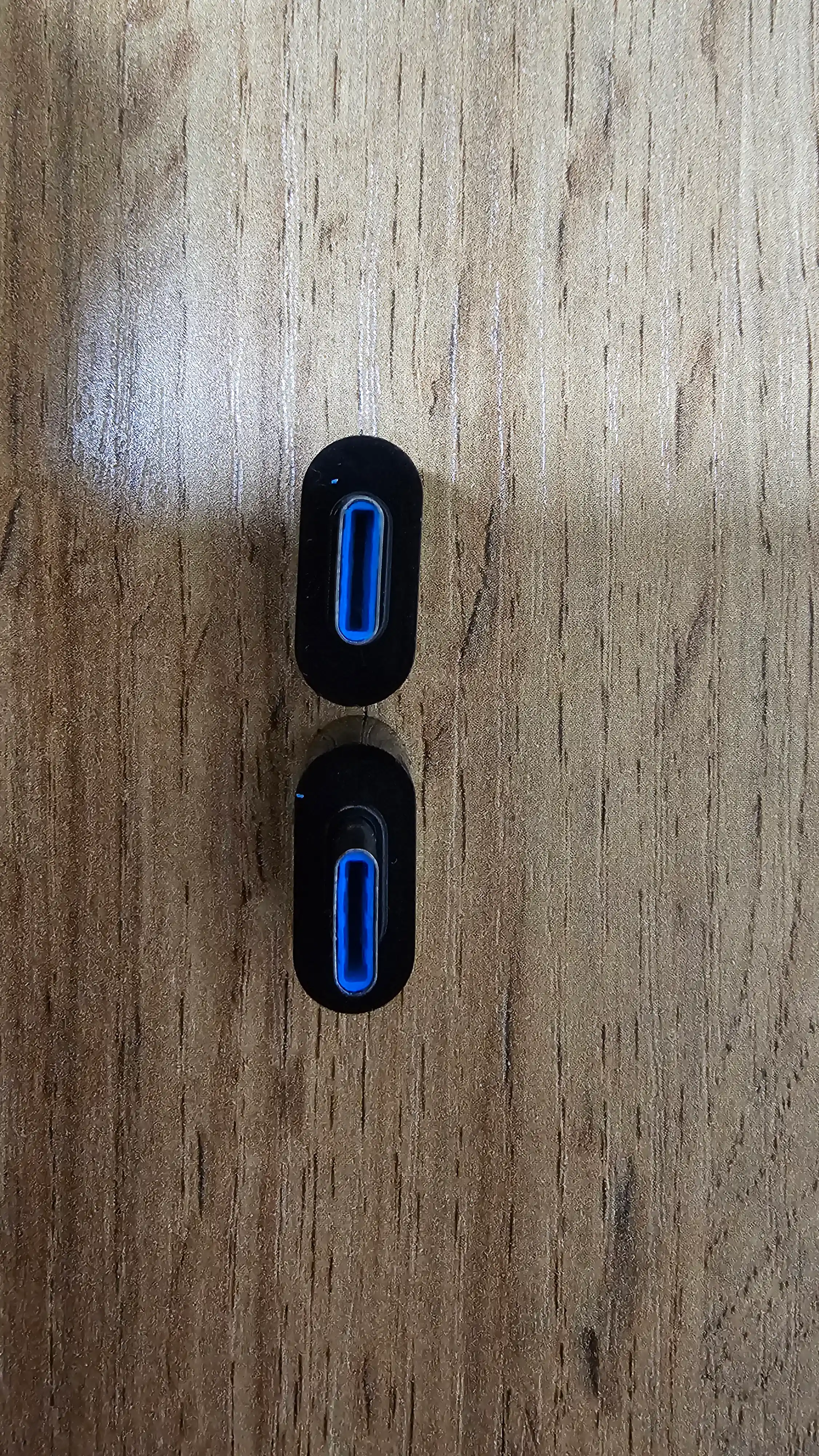 USB Type-C, USB Micro va USB Lightning adapteri