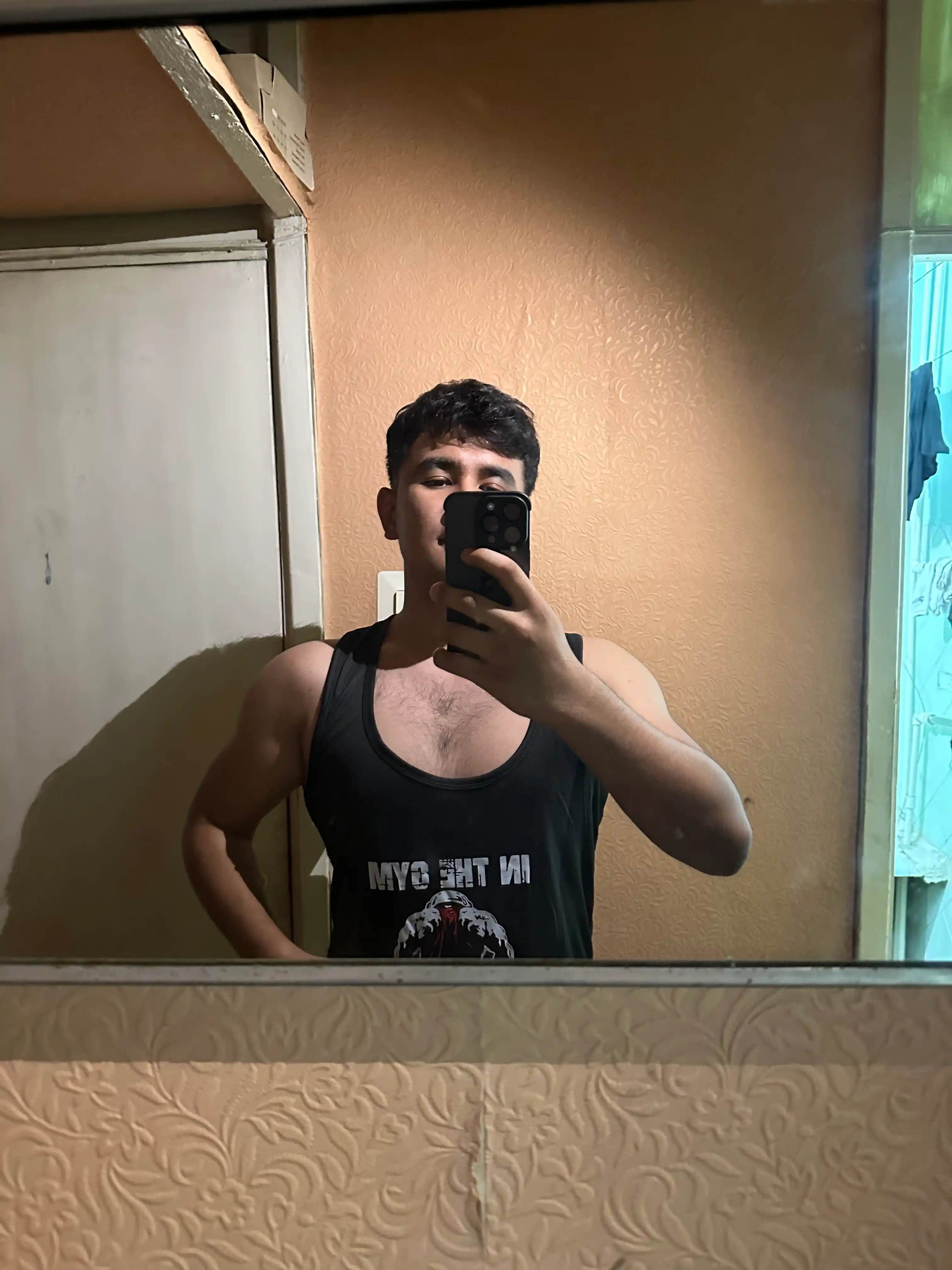GYM Erkaklar uchun mayka, sport mayka, formani ochib ko'rsatuvchi, mativatsiya uchun