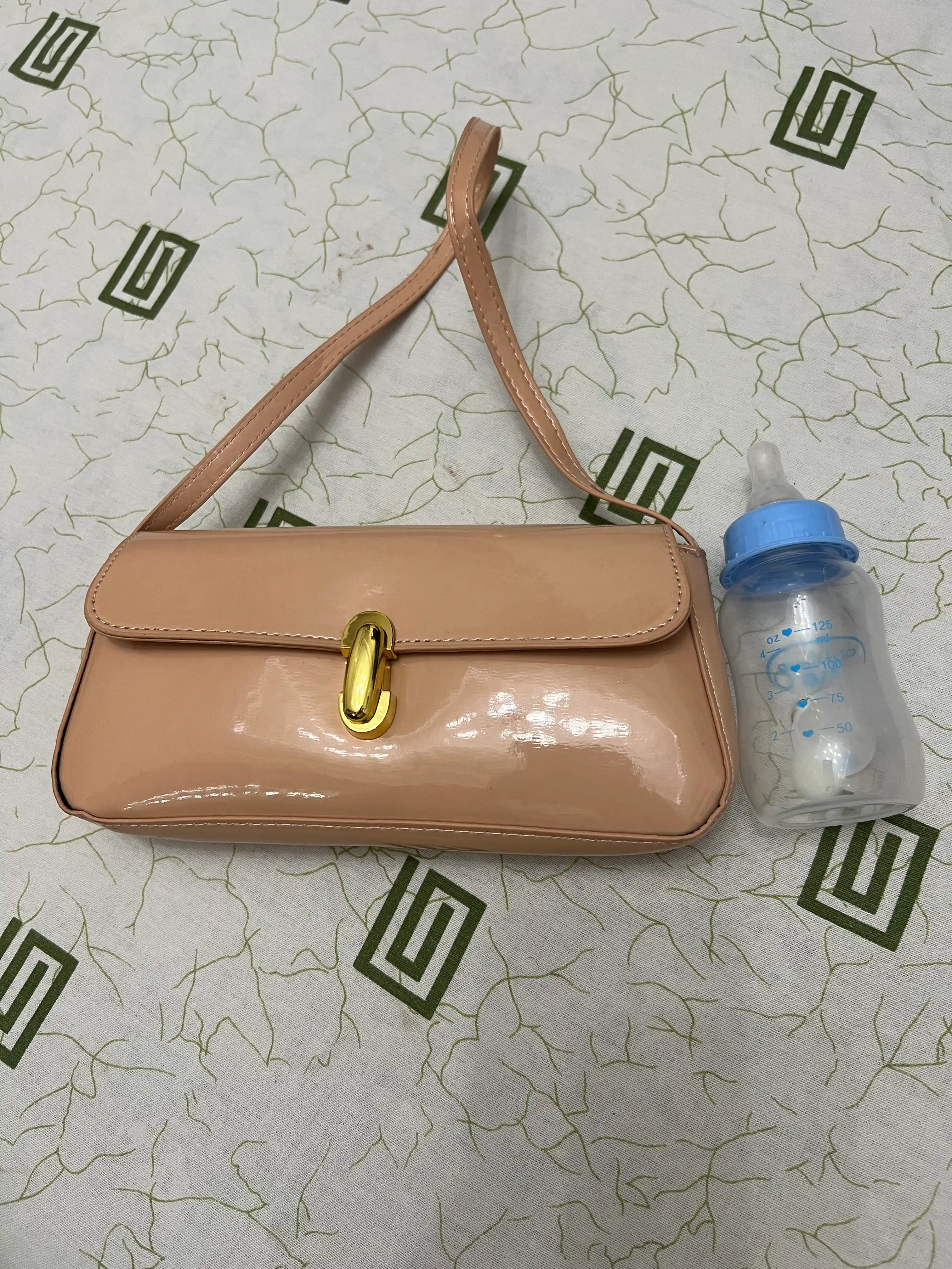 Ayollar sumkasi baget, laklangan sumka, eko-koja, kichkina sumka, kundalik sumka