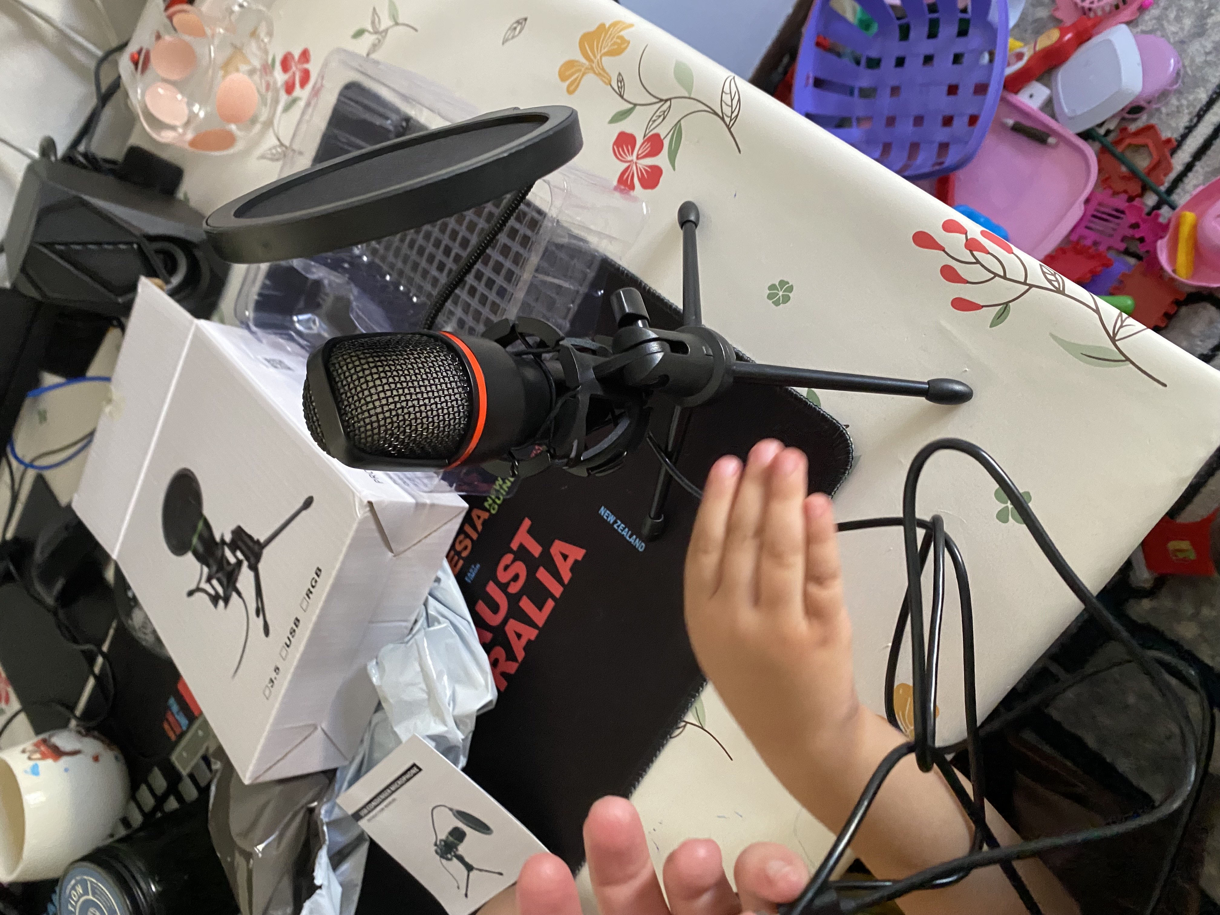 Микрофон игровой для компьютера, USB микрофон с RGB подсветкой, проводной, конденсаторный