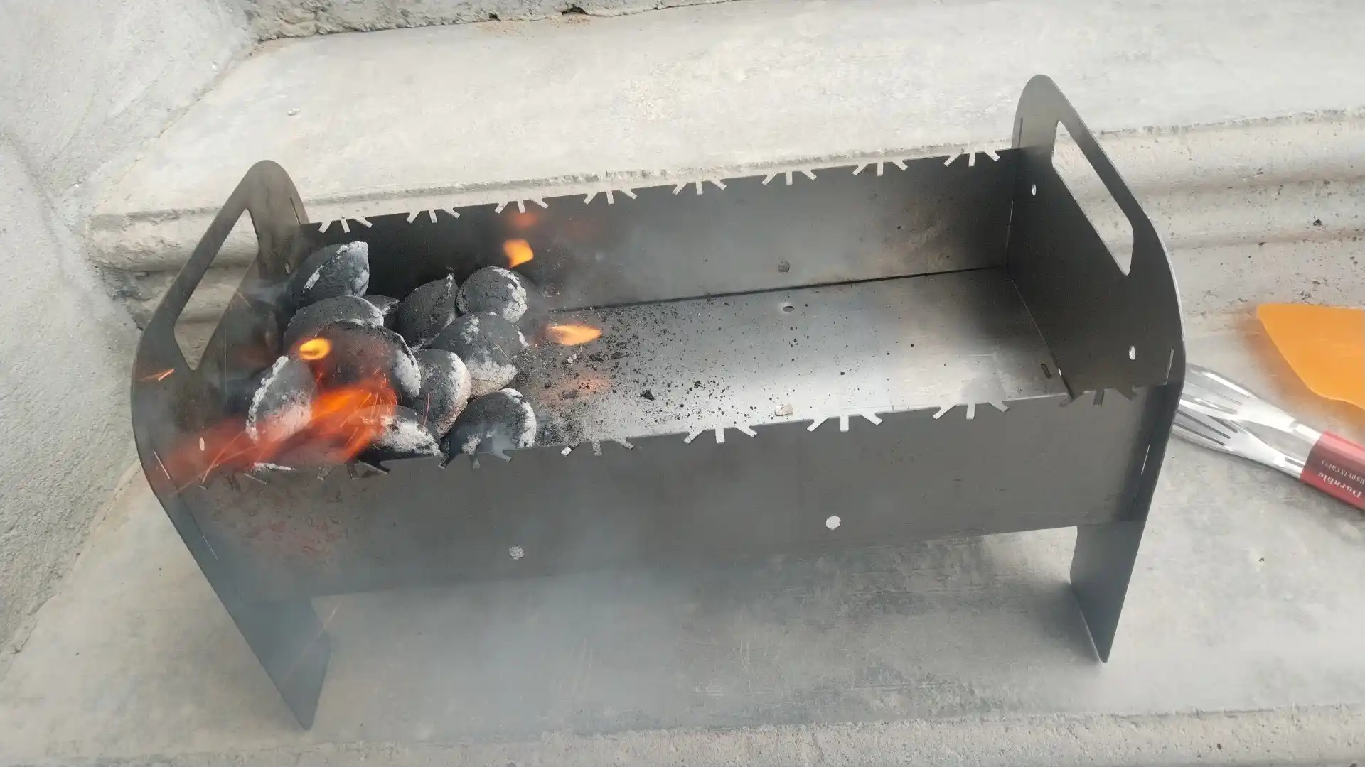 Складной мангал с аксессуарами Mangalpro M-6 крашеные и без крашеные