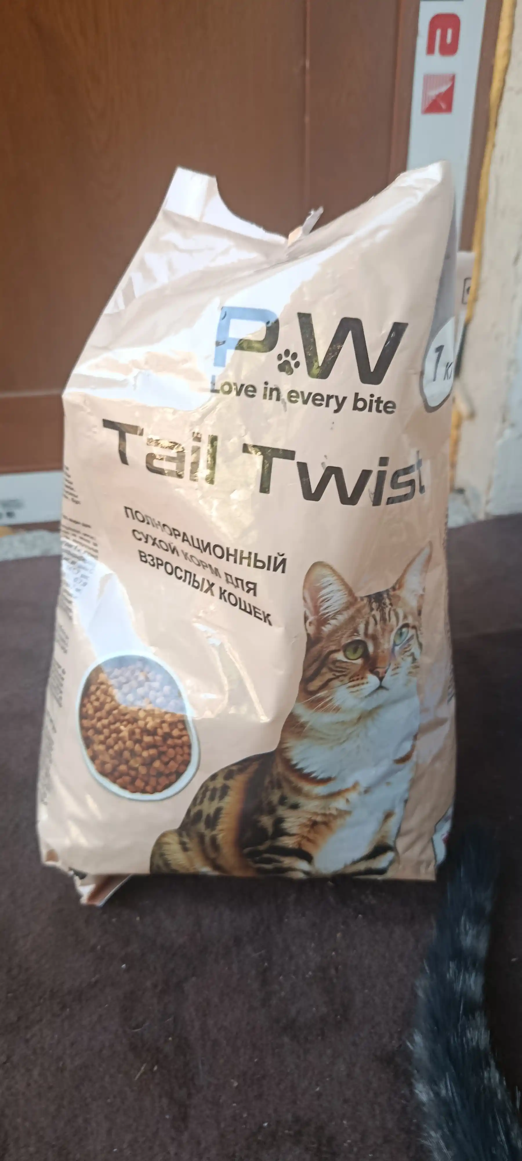 Paw Picks Tail Twist mushuklar uchun quruq yem go‘sht, guruch va sabzavot bilan 1 kg
