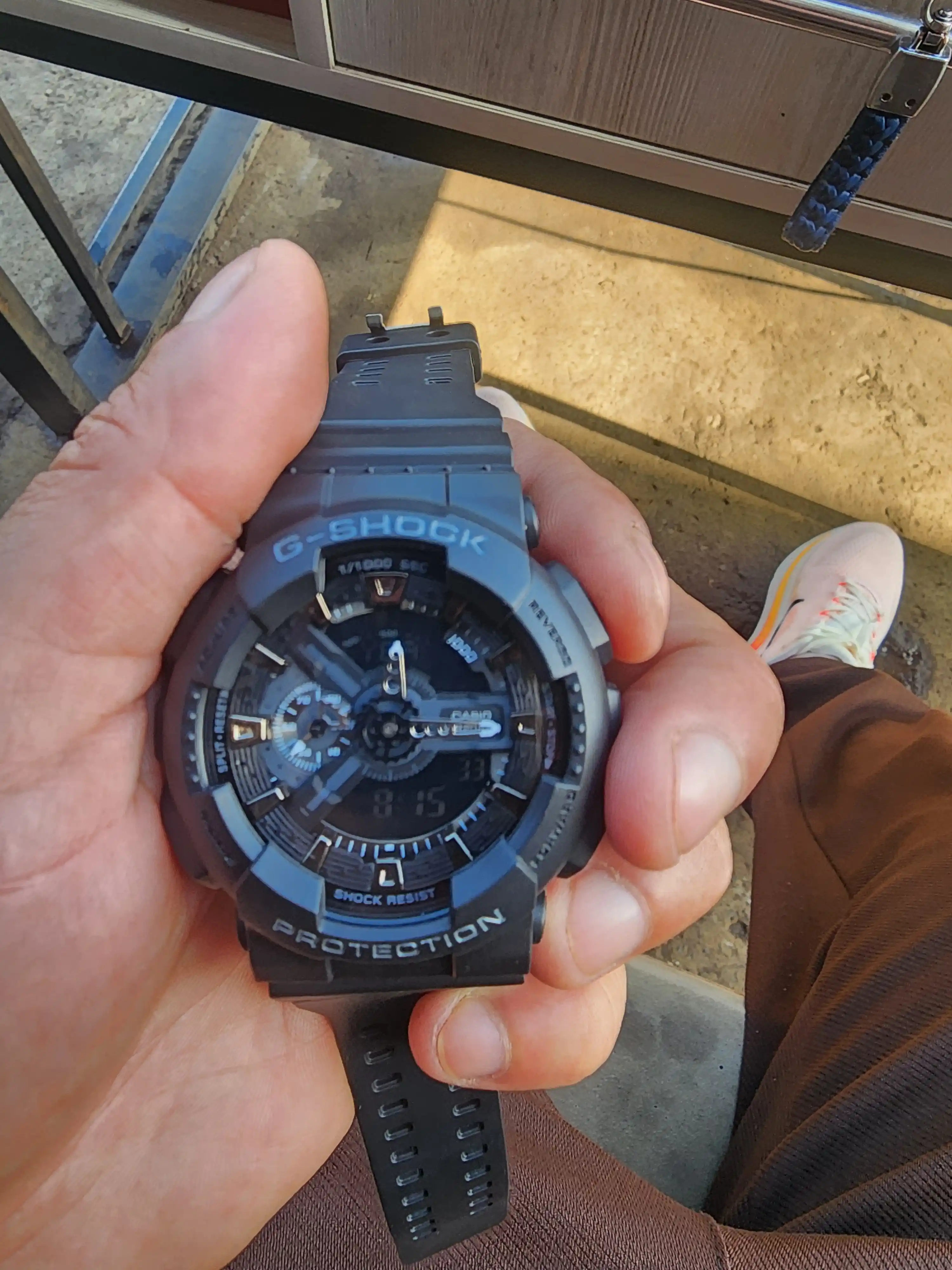 Erkaklar sport qo‘l soati — analog va raqamli displey