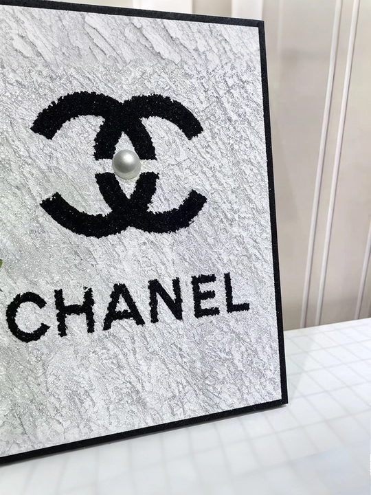 Chanel uslubidagi lyuks rasm, stol bezagi