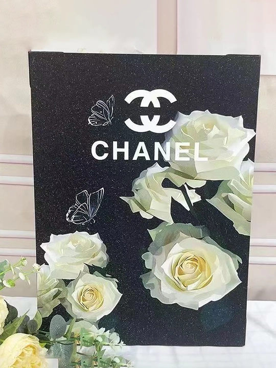 Chanel uslubidagi lyuks rasm, stol bezagi