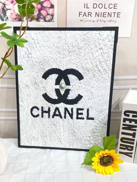 Chanel uslubidagi lyuks rasm, stol bezagi
