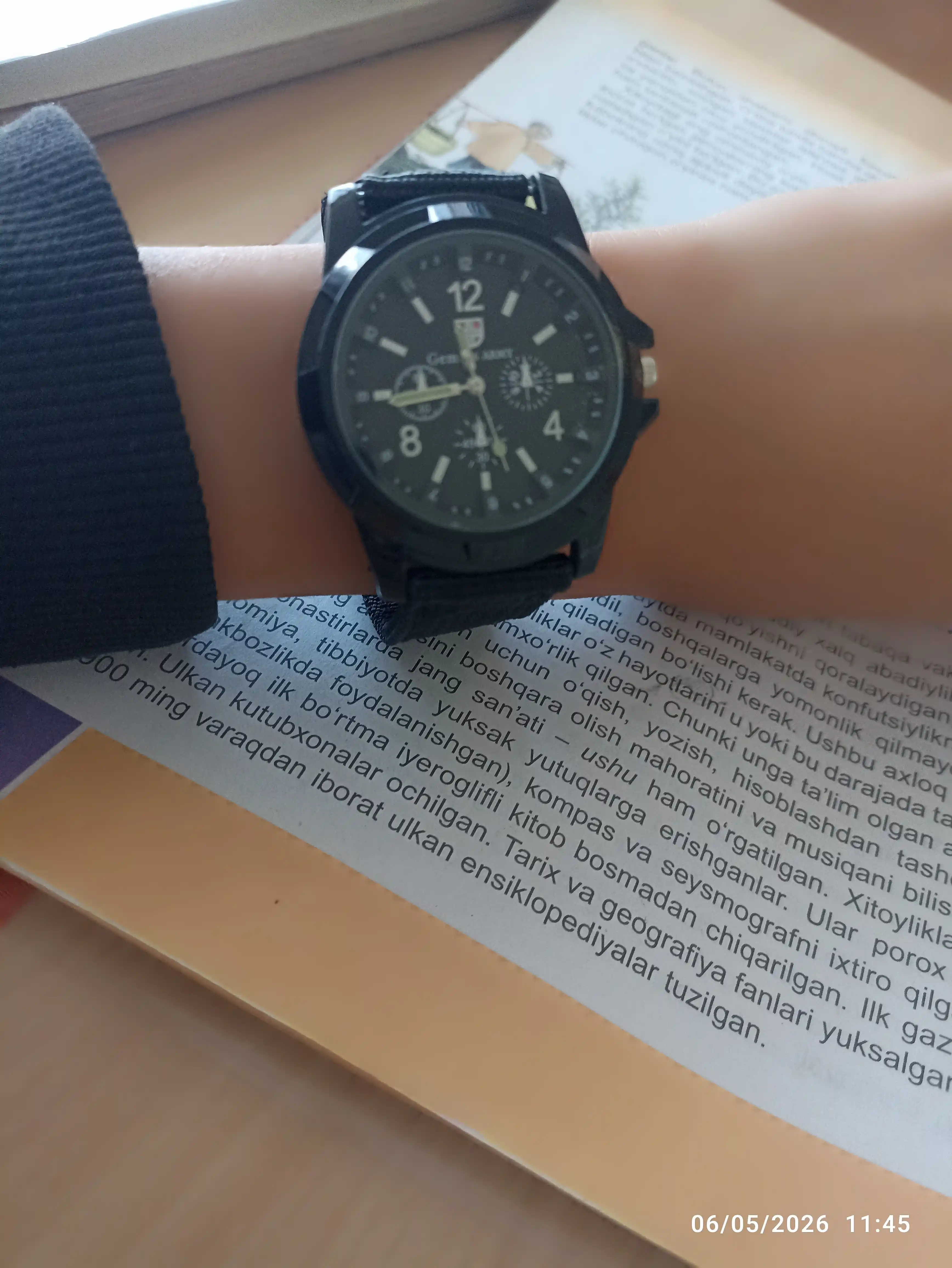 Erkaklar soati, qo'l soati, kvarts, harbiy uslub, do'st, o'g'il, yigit, er uchun sovg'a
