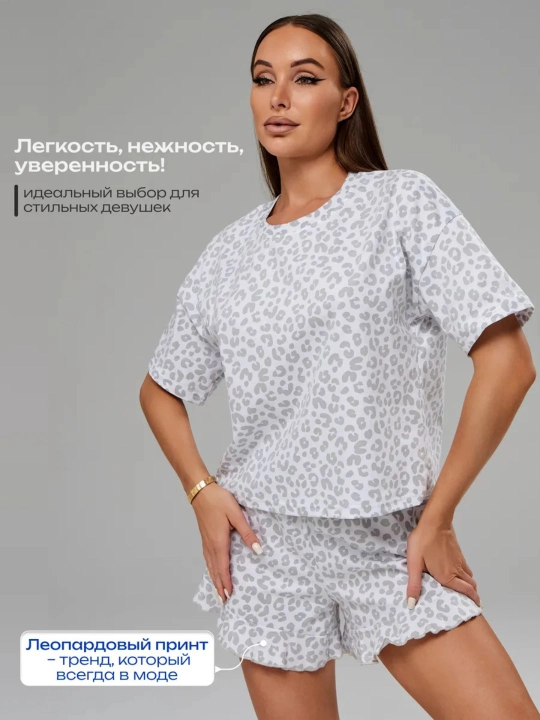 Ayollar uchun pijama - futbolka va shortilar (ishtonli)