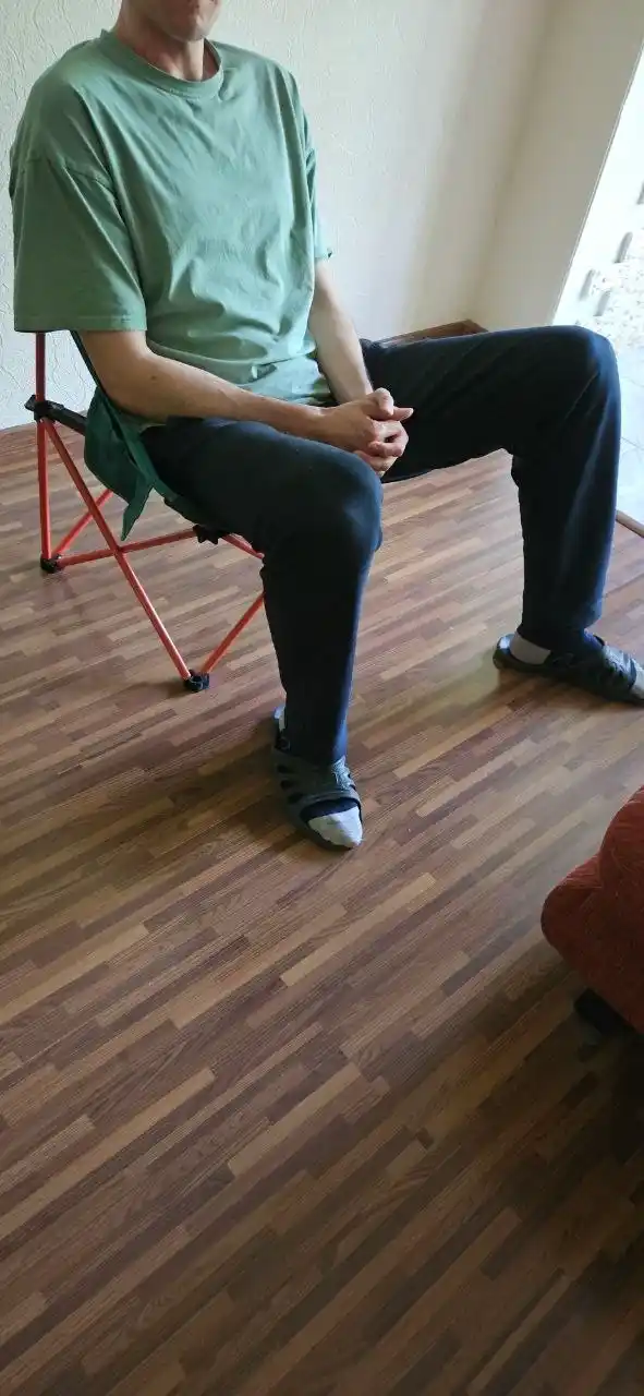 Orqa suyanchiqli buklanadigan turistik bog‘ stuli