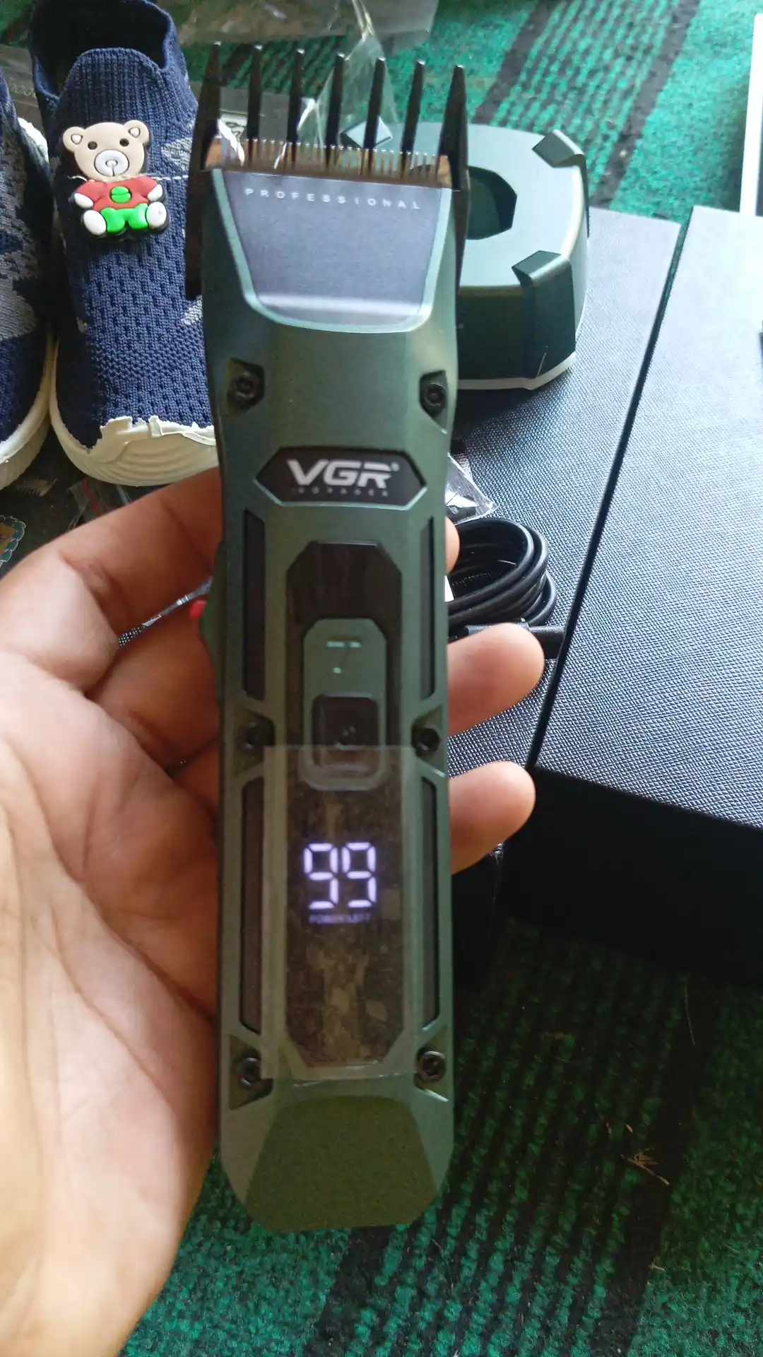 Erkaklar uchun VGR V-696, V-123, V-278, V-933 professional soch-soqol olish mashinasi
