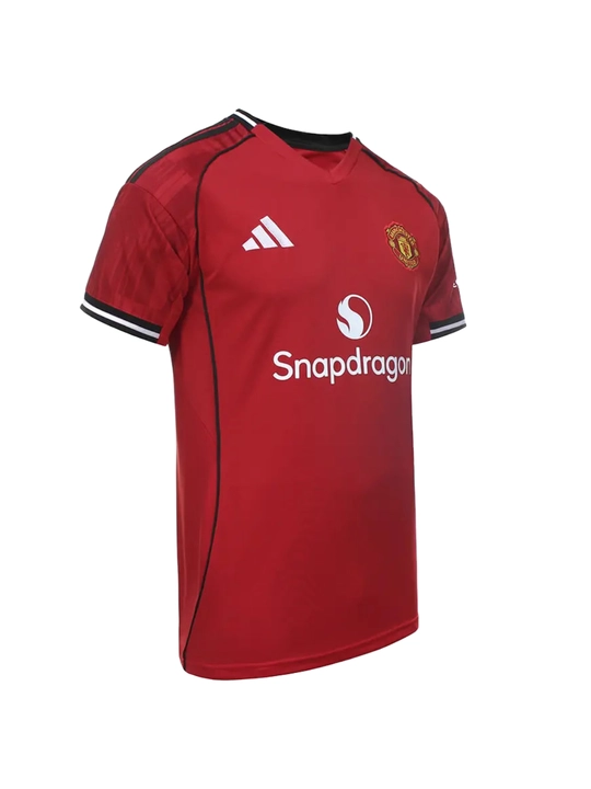 Manchester United 2025/26 yilgi uy futbol formasi