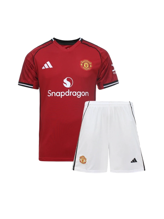 Manchester United 2025/26 yilgi uy futbol formasi - 