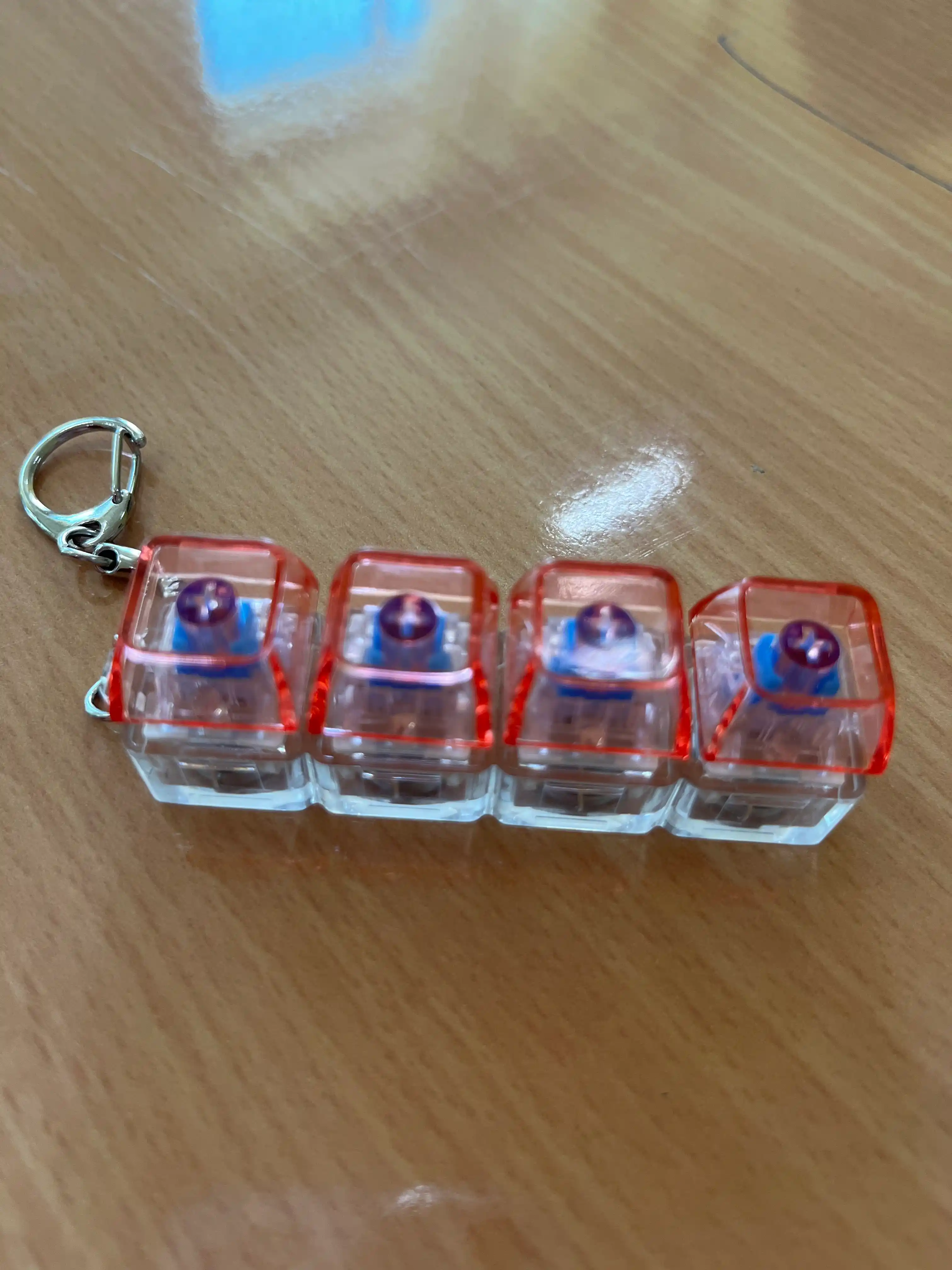 Stressga qarshi tugmalar, mini-keyboard switch brelok, 4 ta tugma, klik o‘yinchoq