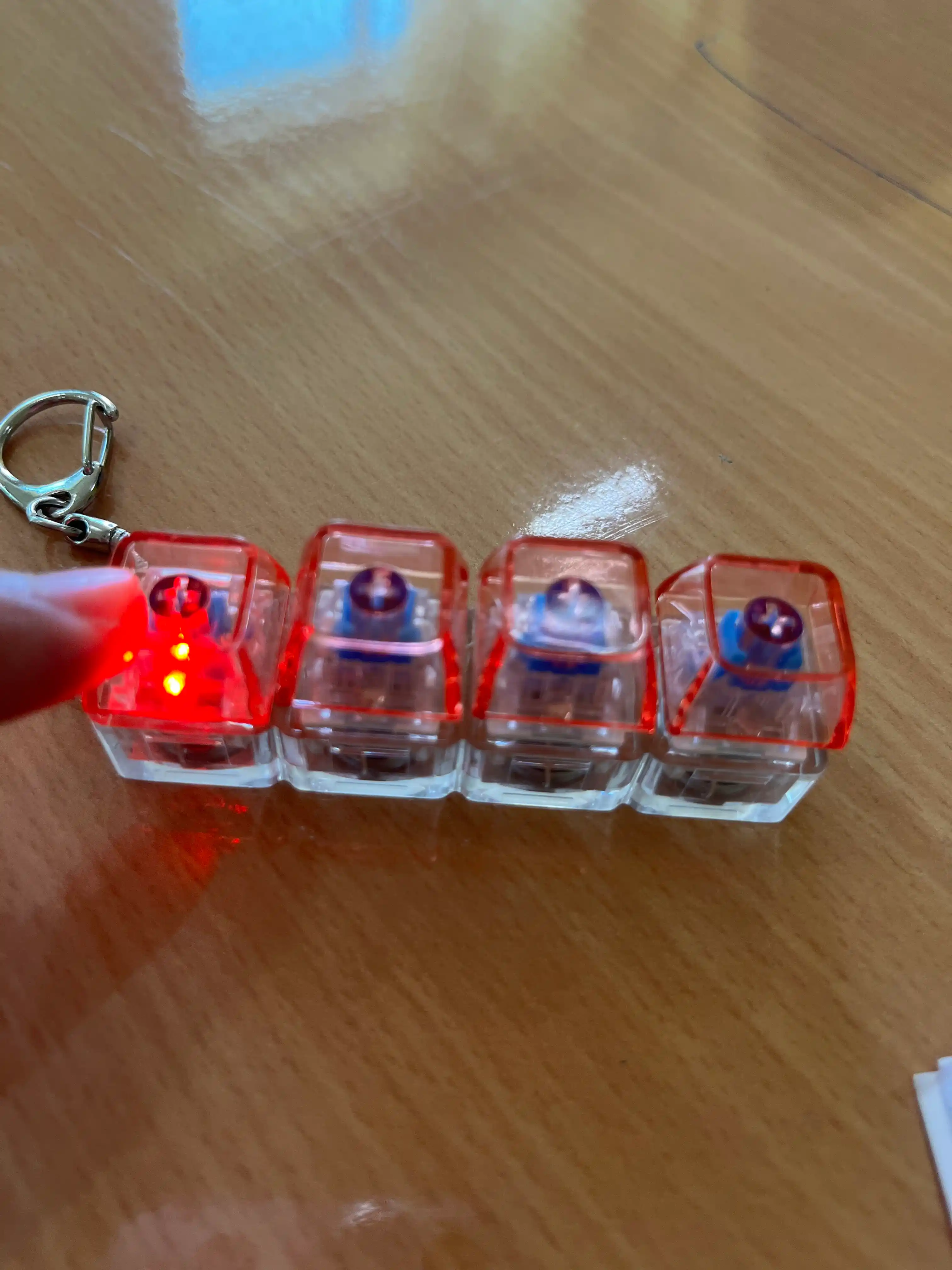 Stressga qarshi tugmalar, mini-keyboard switch brelok, 4 ta tugma, klik o‘yinchoq