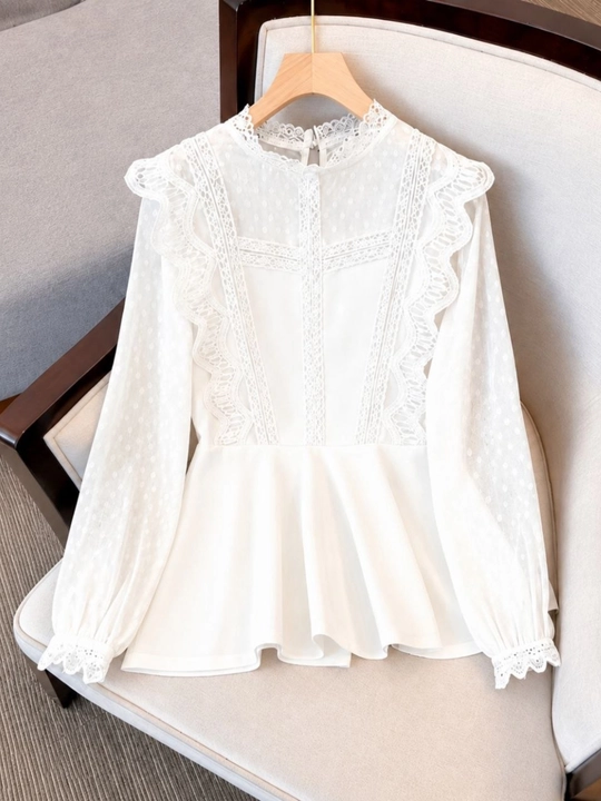 Ayollar uchun oq elegant bluzka – to‘rli, uzun yengli, romantik uslubdagi kofta - 