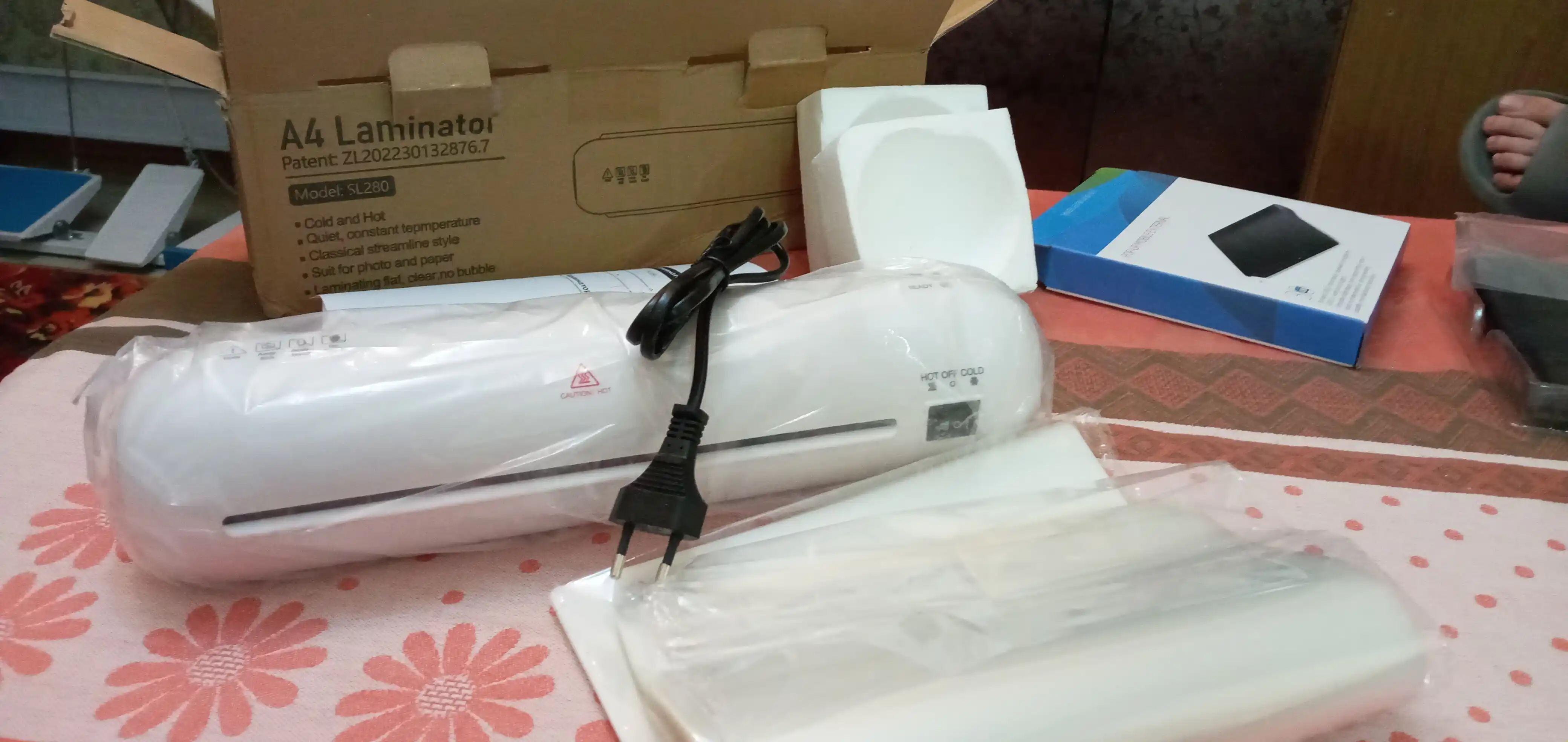 SL280 rulonli laminator, A4 format, +50 varaq A4 plyonka