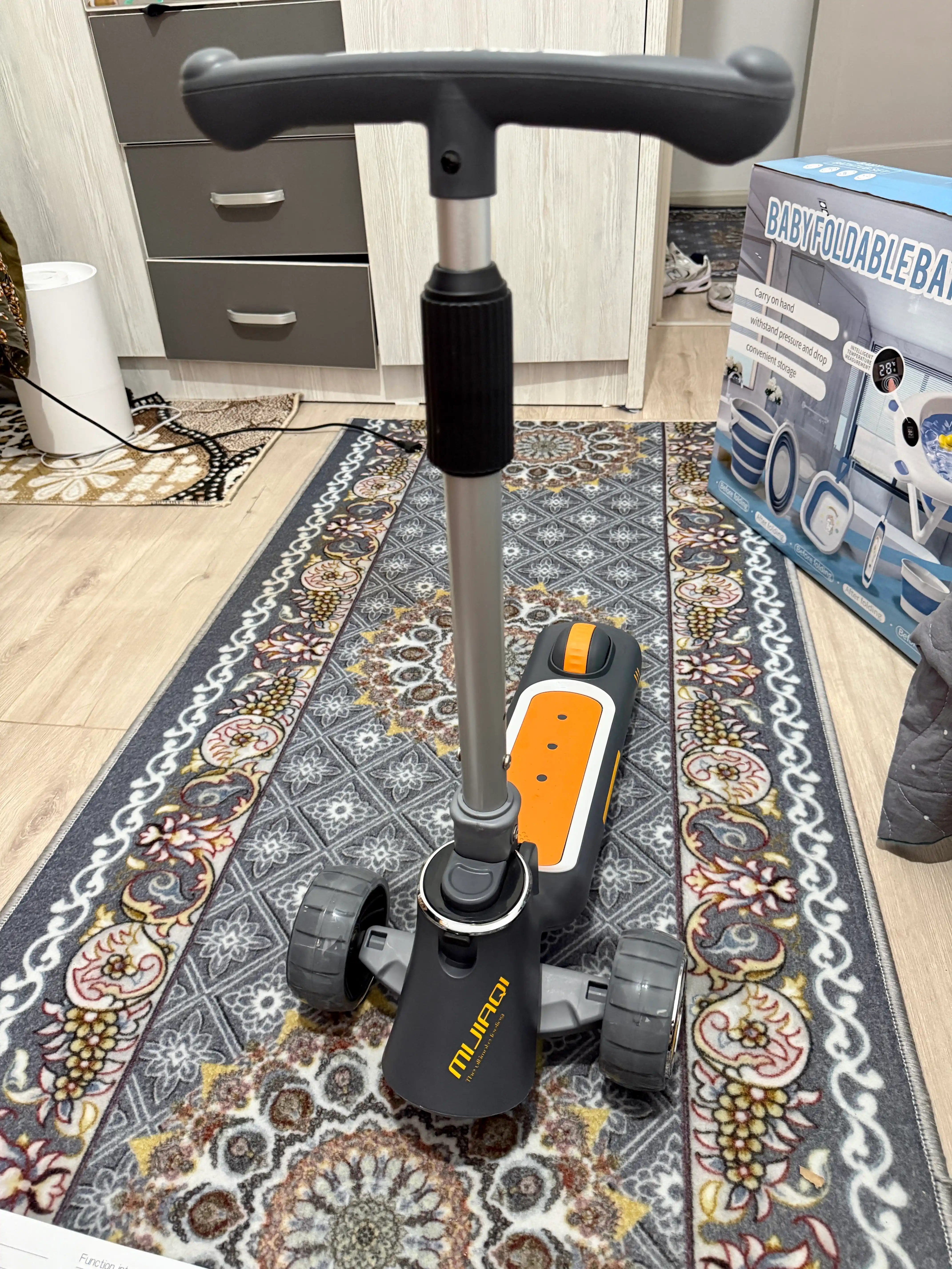 FIDGO bolalar samokati, Bluetooth va buklanadigan rul bilan