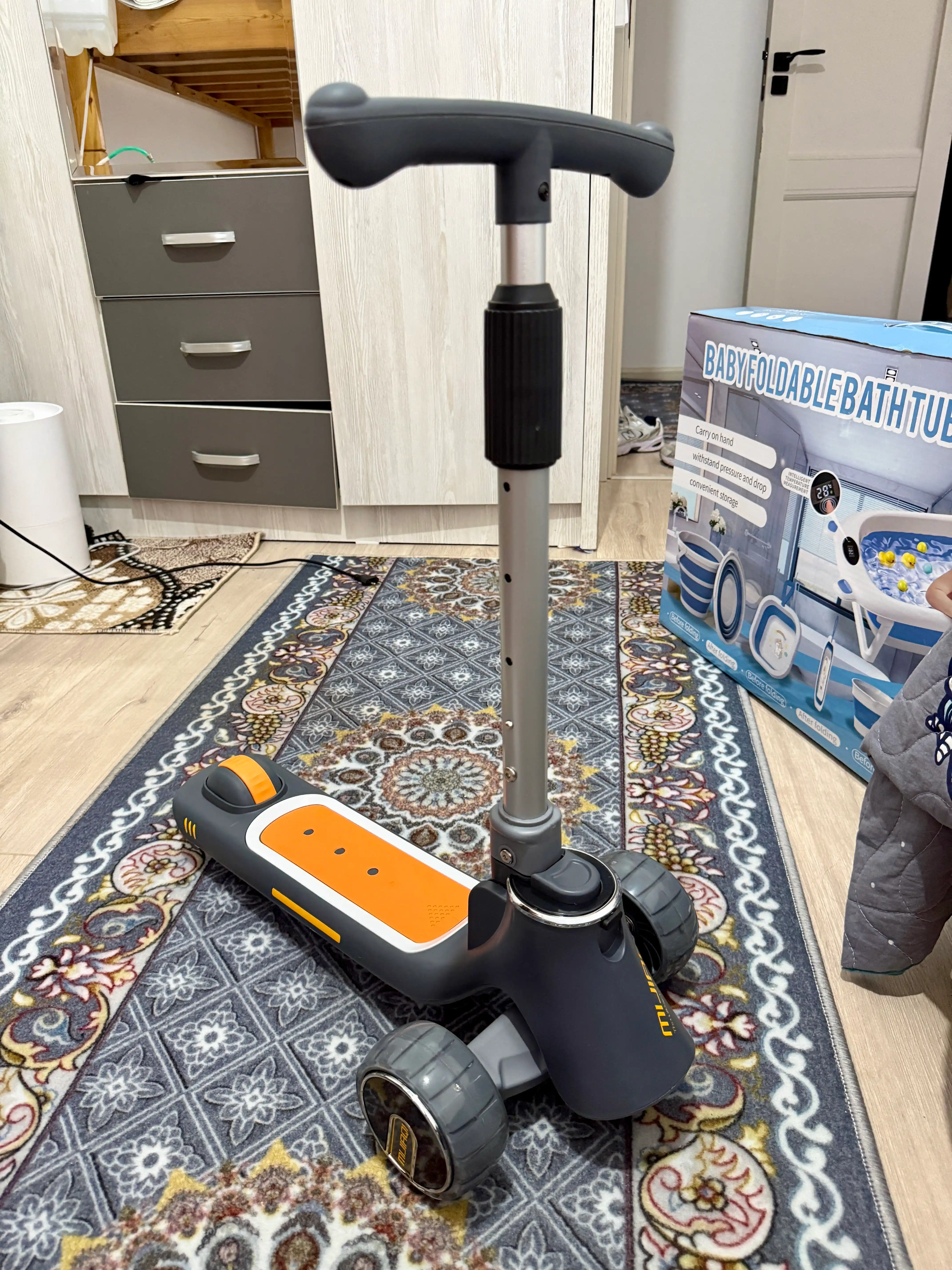 FIDGO bolalar samokati, Bluetooth va buklanadigan rul bilan