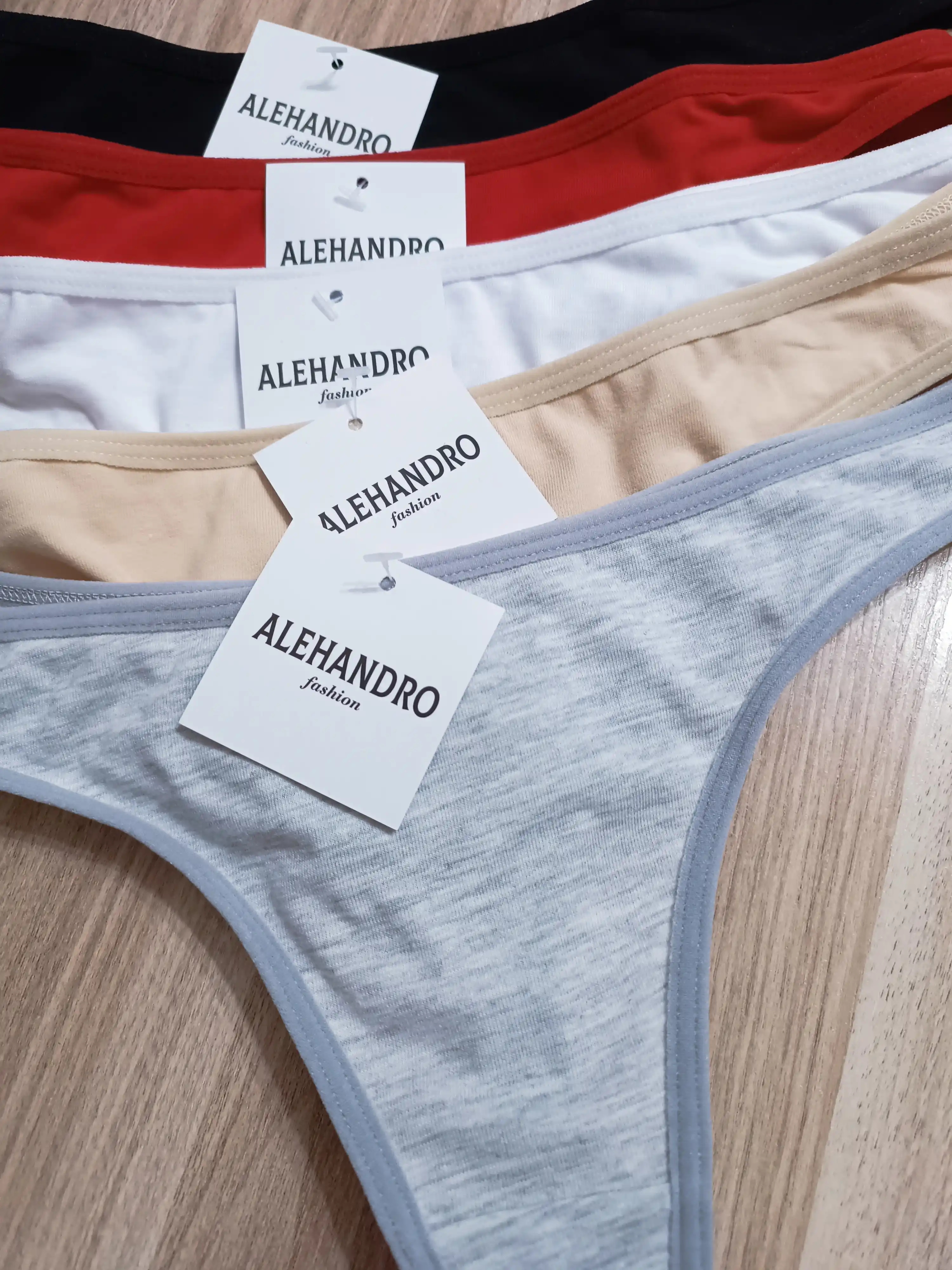 Ayollar uchun trusiklar, stringi, paxta, to'plamda 5 dona