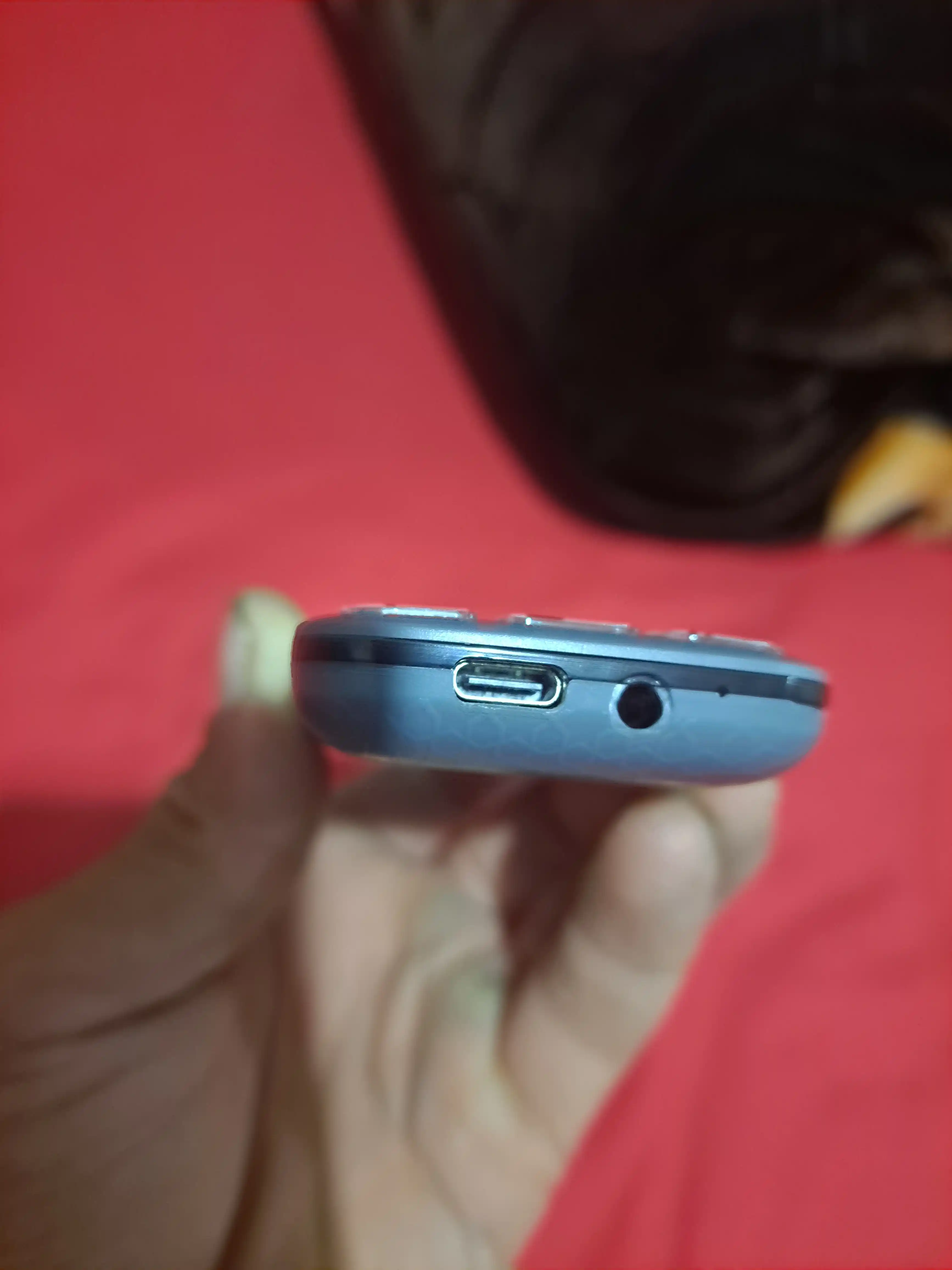 Knopkali Telefon Texnomax 100 Protsessor SPD 6533, 2 sim karta, FM radio, MP3, Ovoz yozish