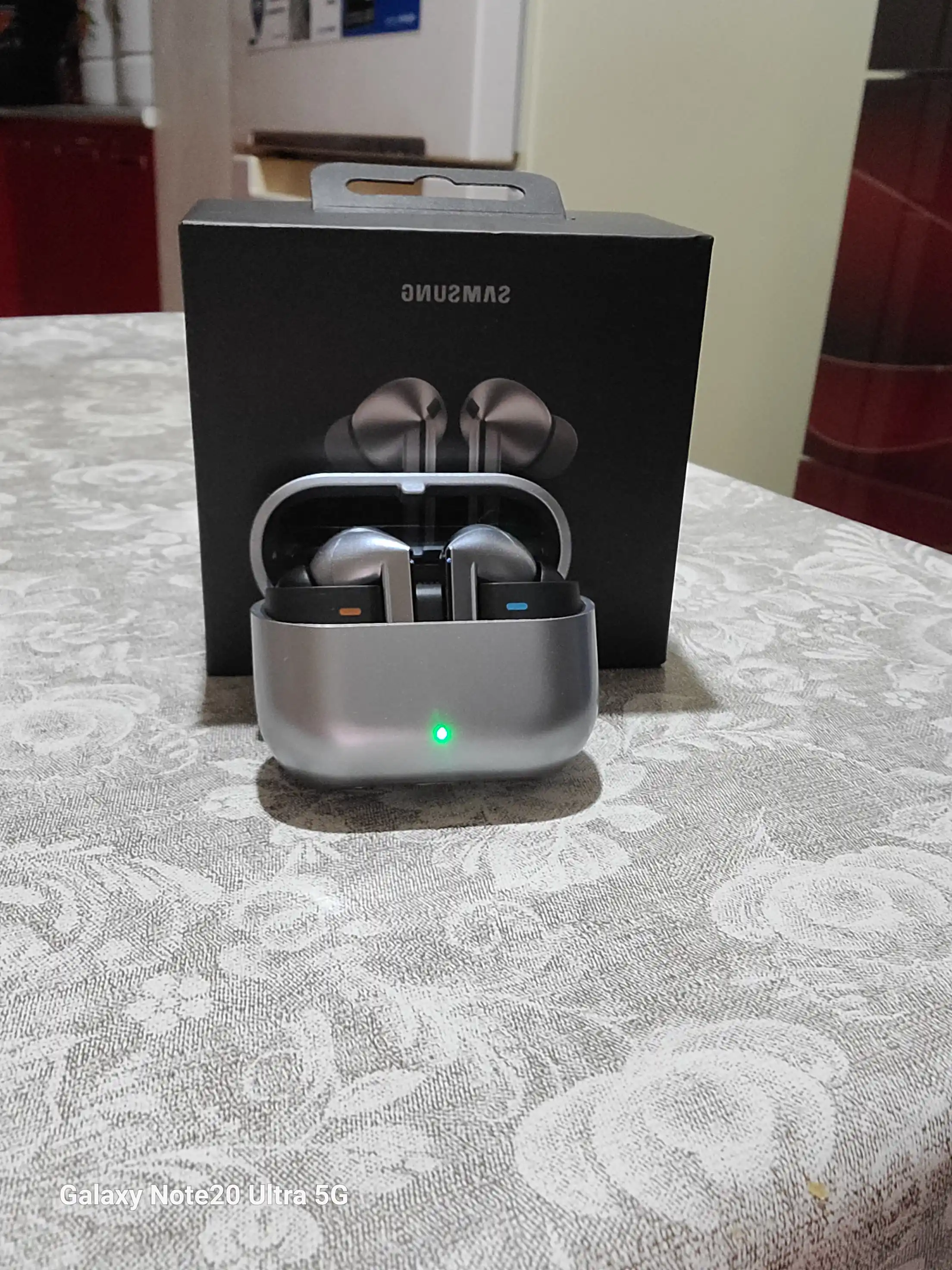 Sensorli Galaxy Buds 3 Pro simsiz quloqchinlari