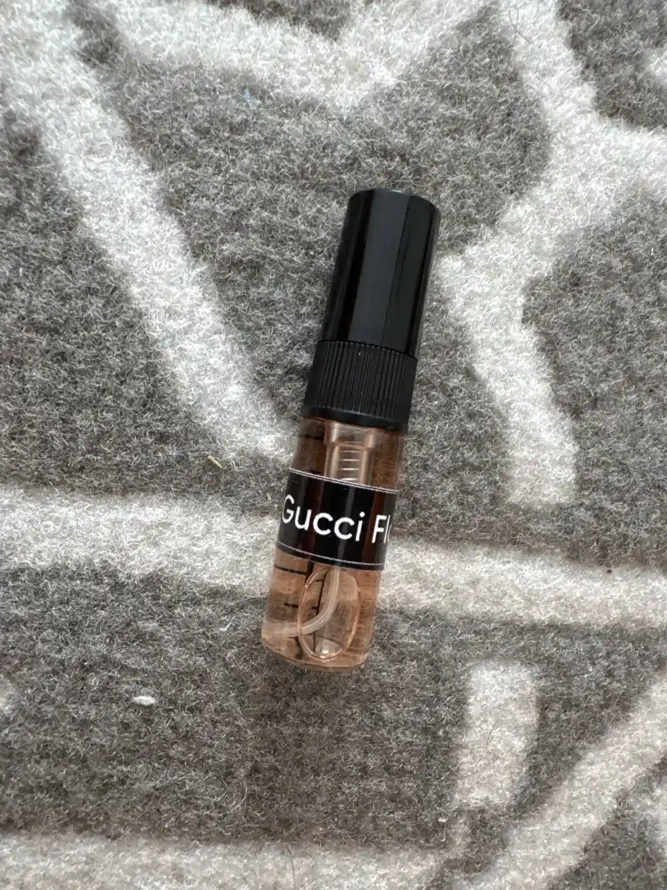 Gucci Flora Gorgeous Gardenia ayollar atiri,shirin hid, uzoq saqlanadi