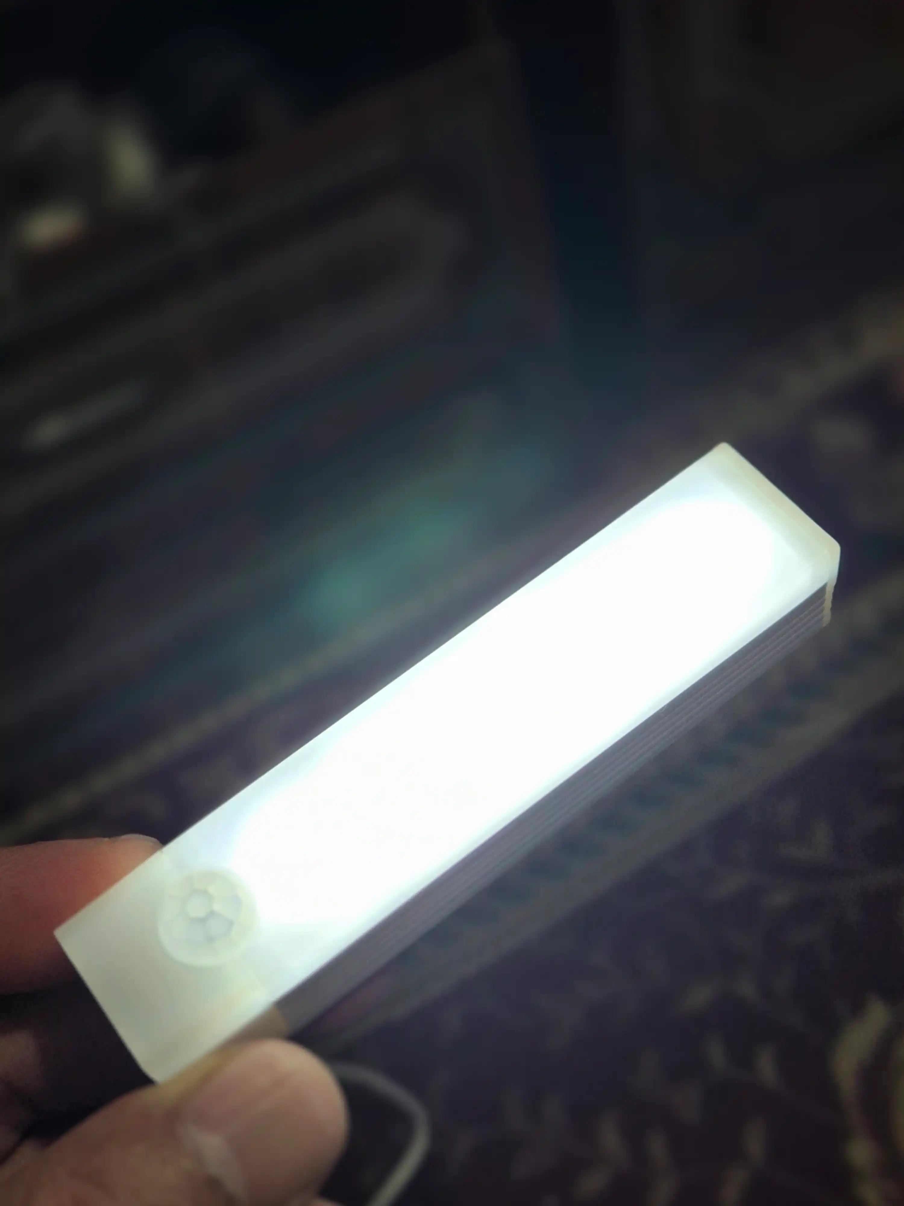 LED chiroq sensorli, 3 rejimli, USB zaryadli, simsiz tungi chiroq