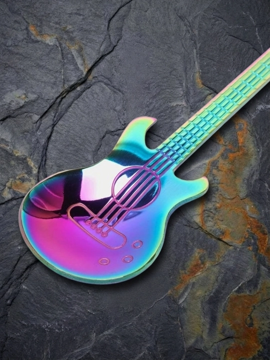 Gitara shaklidagi 2 dona choy qoshiq to‘plami, xaltachasi bilan, zanglamaydigan po‘latdan