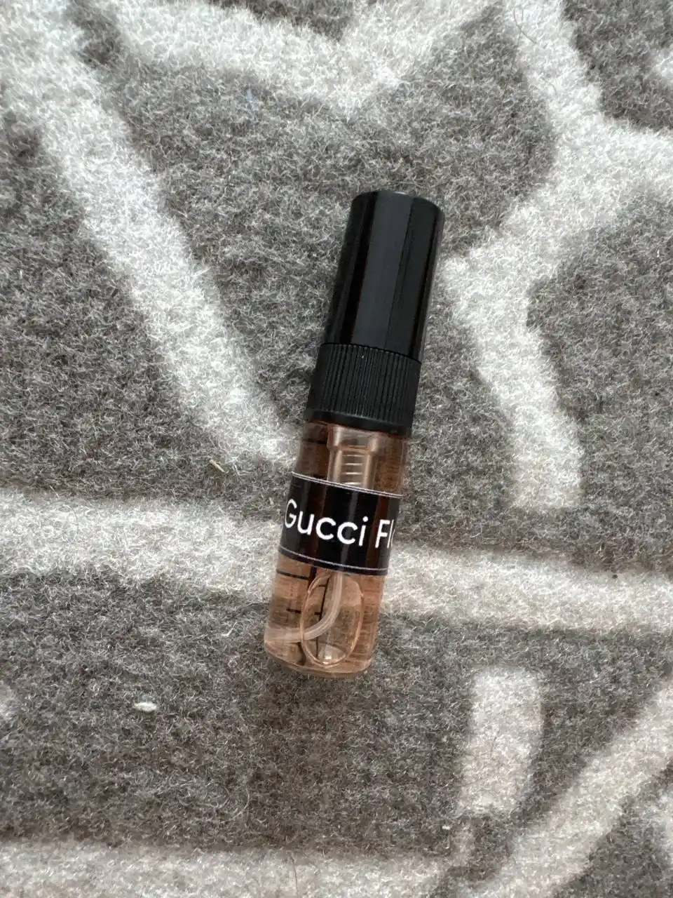 Gucci Flora Gorgeous Gardenia ayollar atiri,shirin hid, uzoq saqlanadi