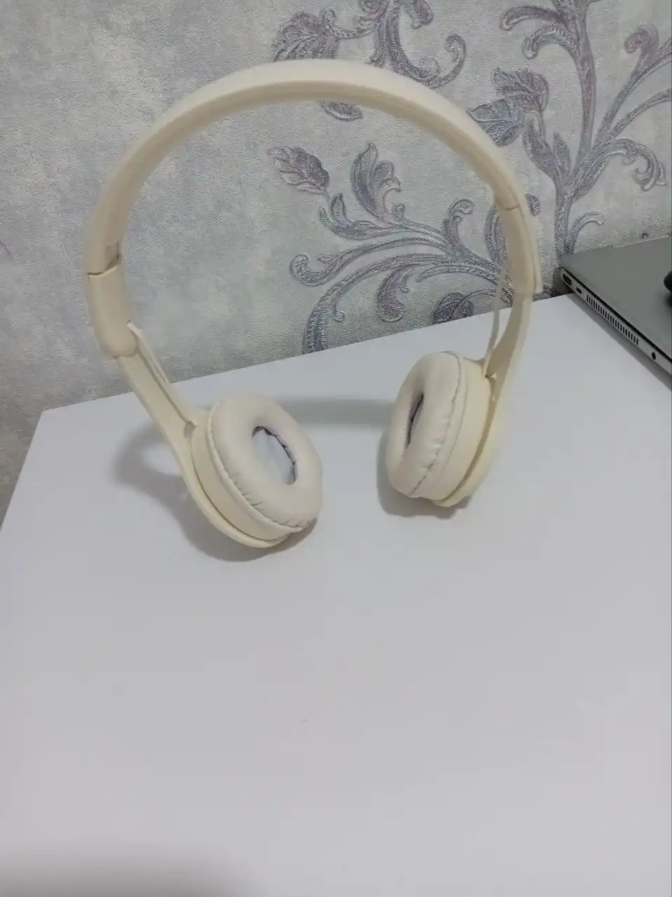 Simsiz Bluetooth v5.3 quloqchinlar, bosh, FM radio, SD karta, AUX