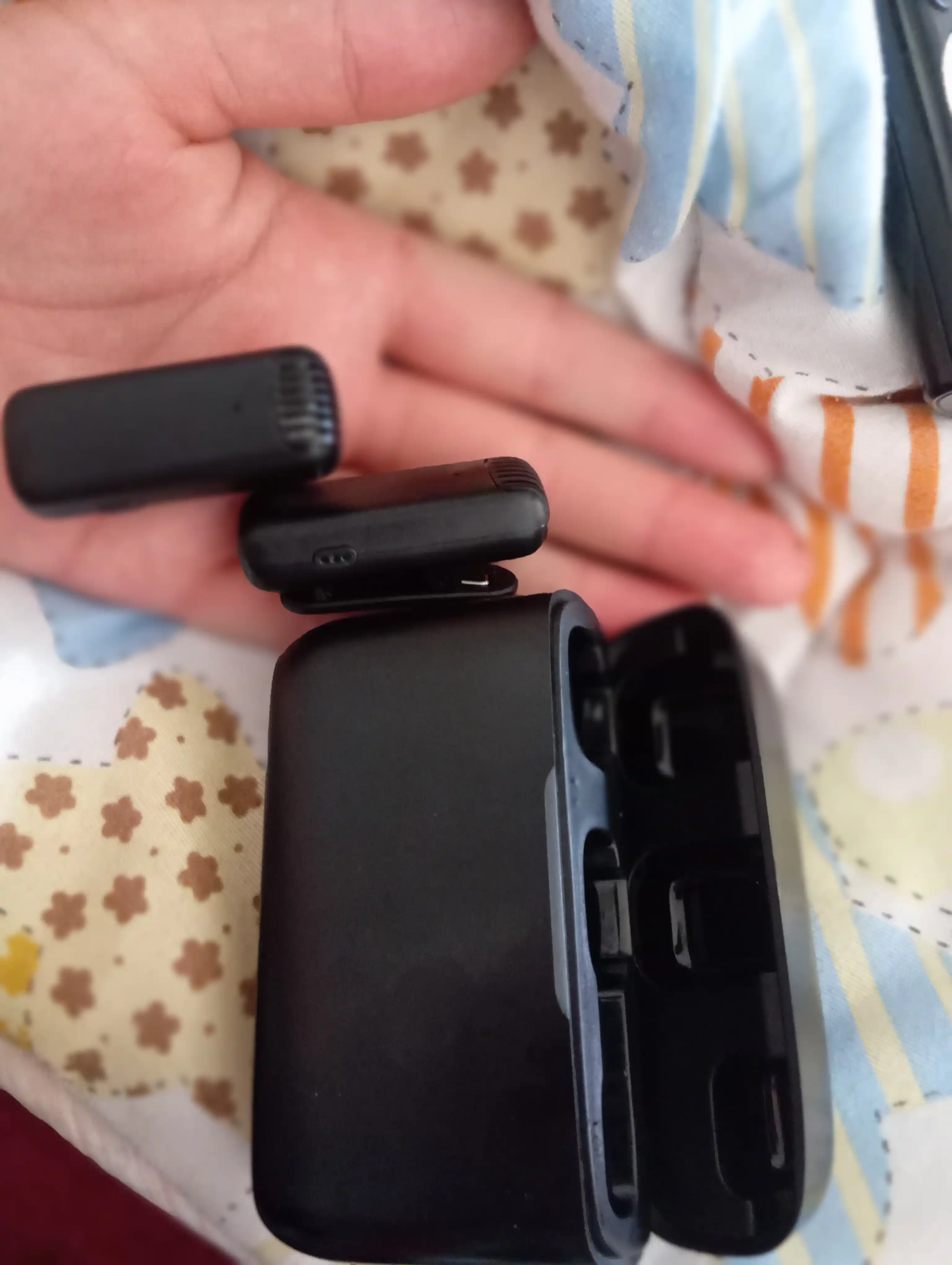 IPhone va Android uchun Type-C va Lightning ulagichlari bilan jihozlangan 2 ta 1 da simsiz ilmoqli mikrofon