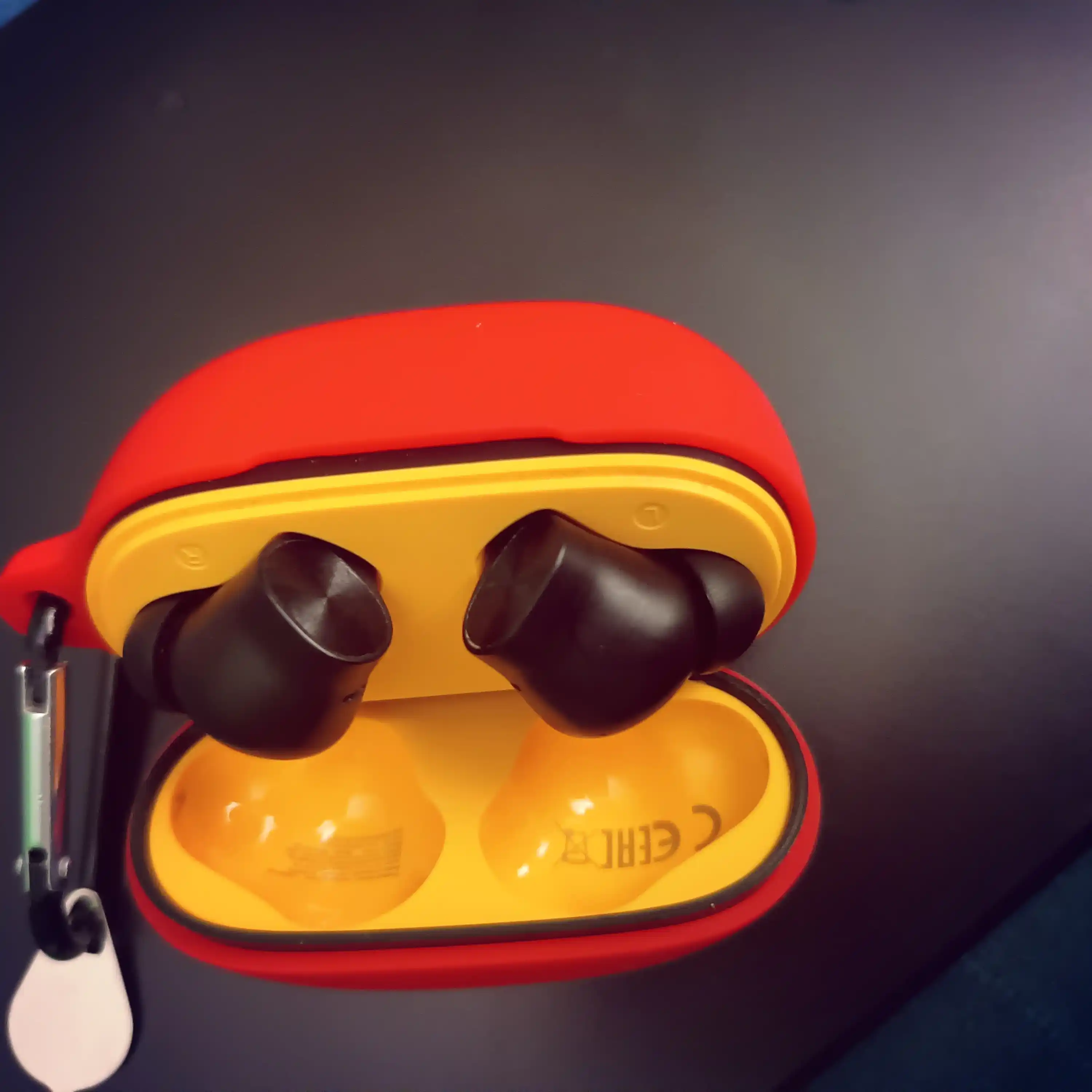 Чехол для наушников Realme buds T100,T110 силиконовый