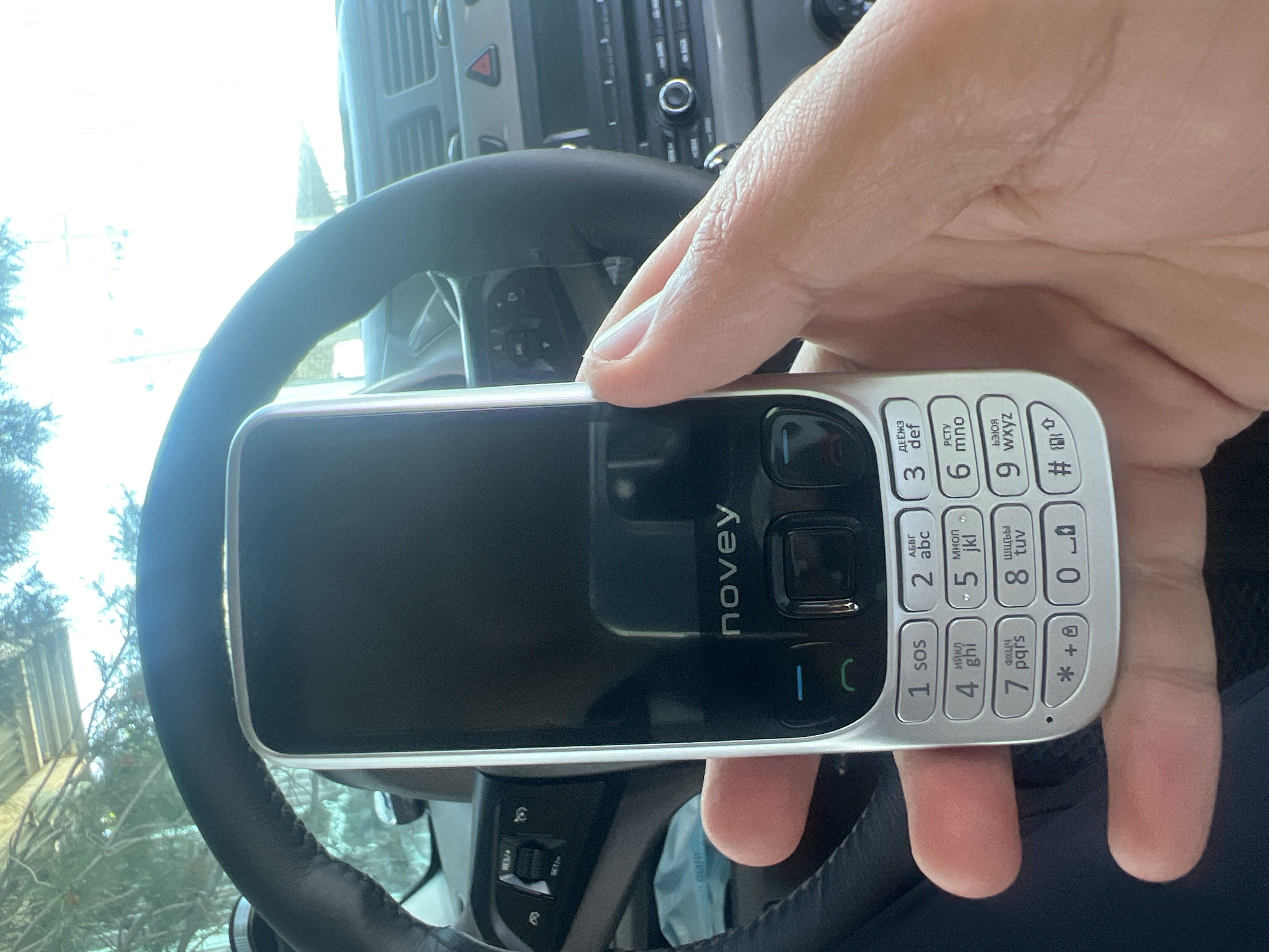 Novey N630 mobil telefon, metall, IPS displey, kamera, Dual SIM