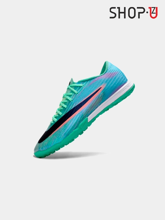 Футбольные бутсы Nike
