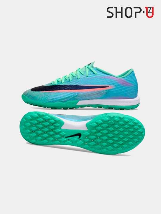 Футбольные бутсы Nike