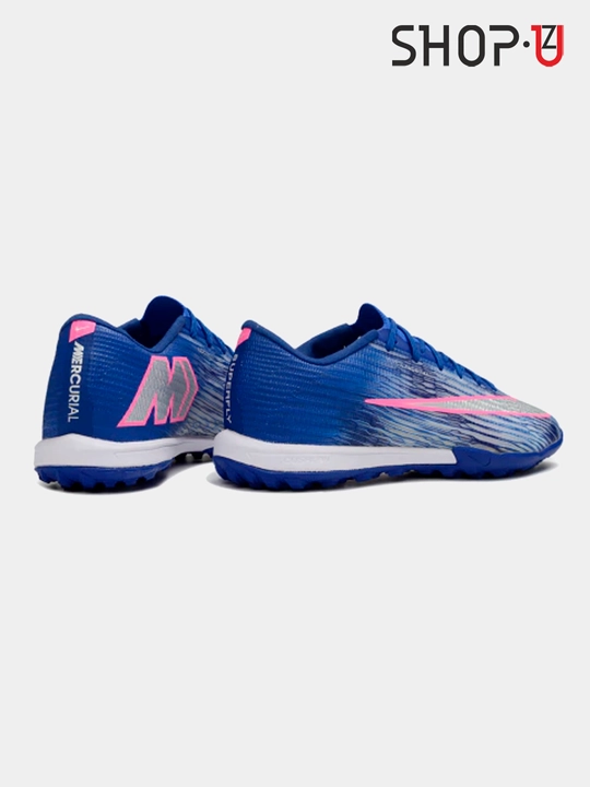 Футбольные бутсы Nike