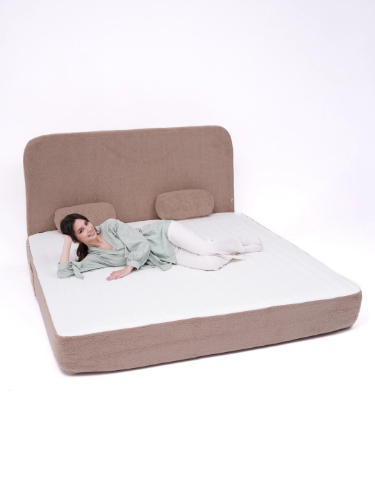 Karkassiz, ikki kishilik karavot, matras va yumshoq bosh qismi bilan, Sofa-bed