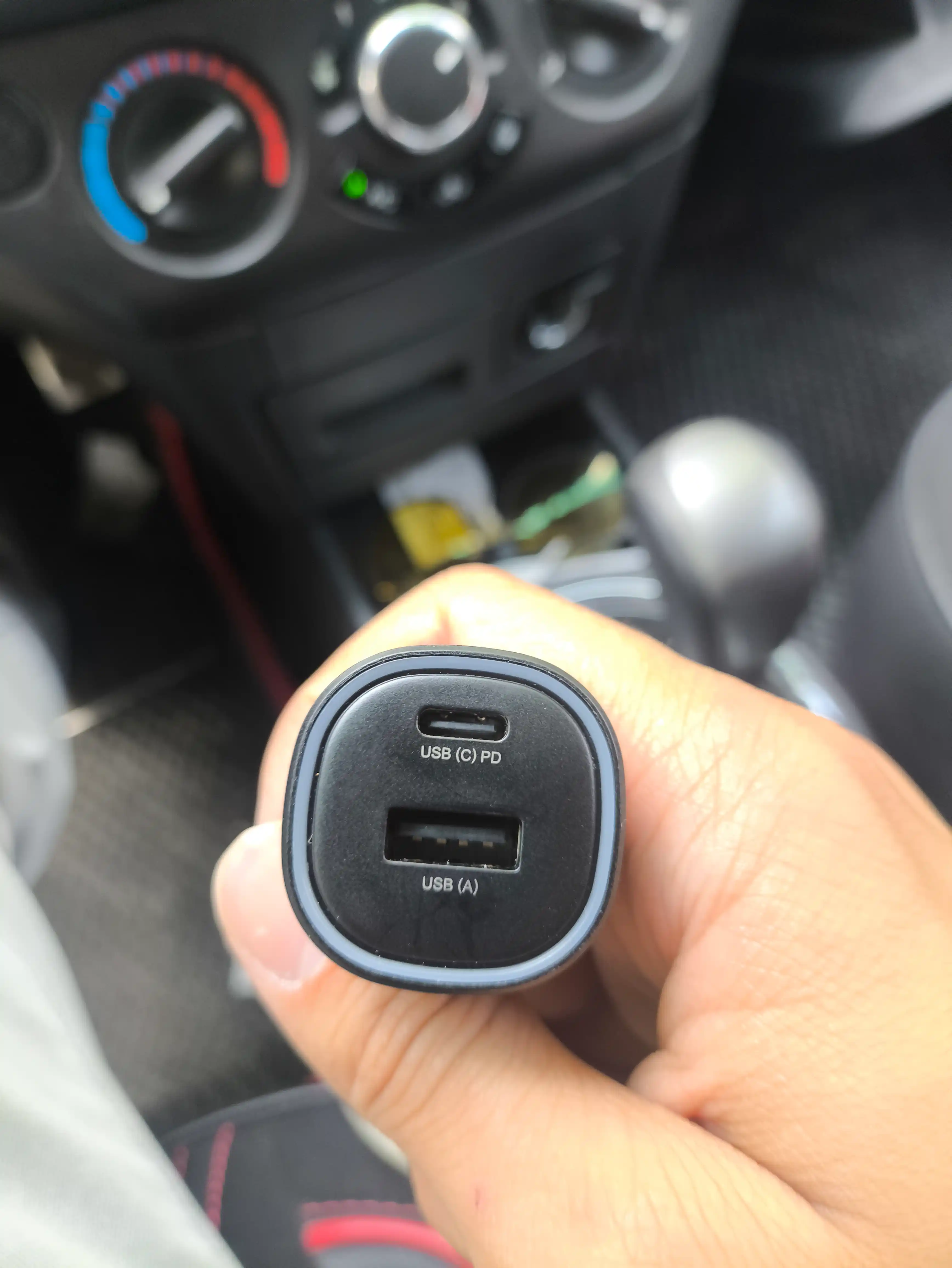 Автомобильная зарядка CANYON OnDrive