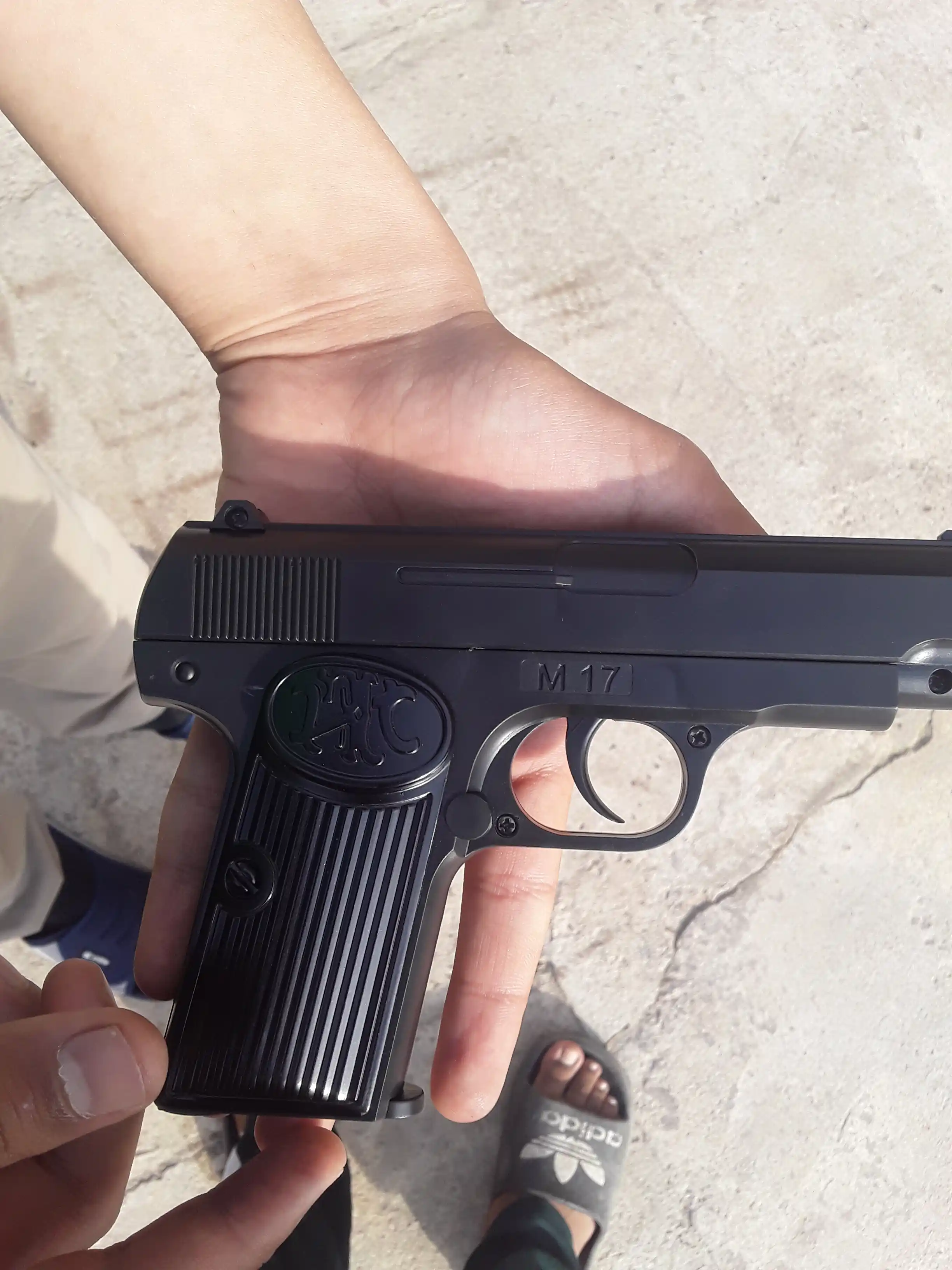 O'yinchoq sifatli plasstik asl BB M17 to'pponcha