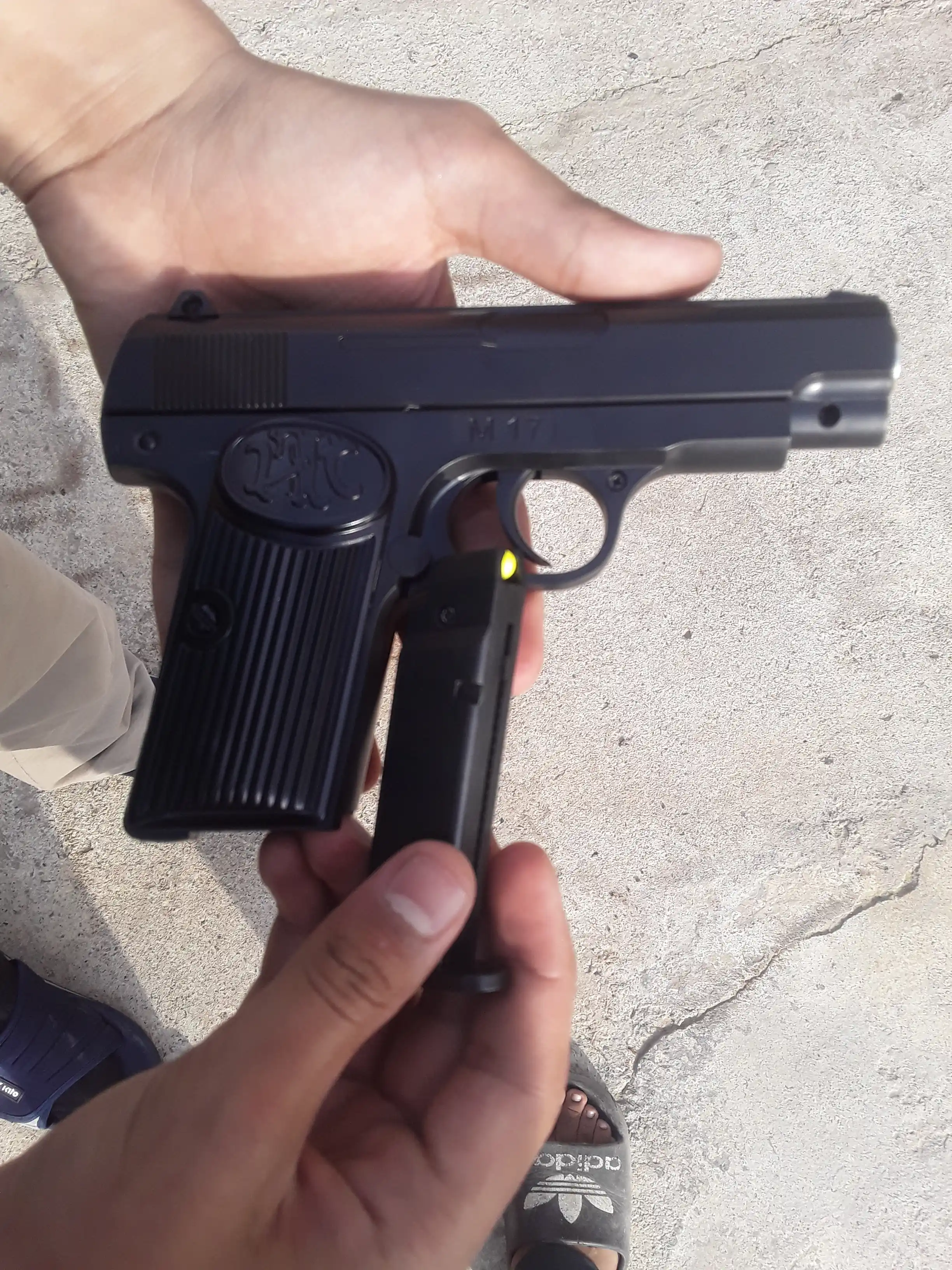 O'yinchoq sifatli plasstik asl BB M17 to'pponcha