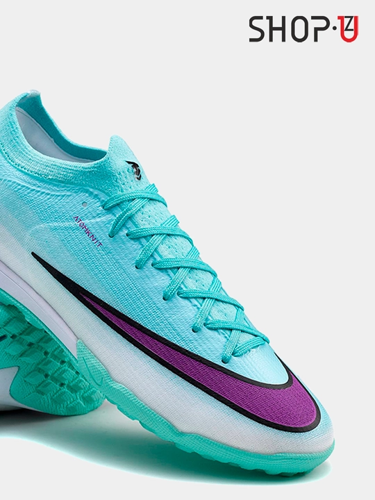 Футбольные бутсы Nike