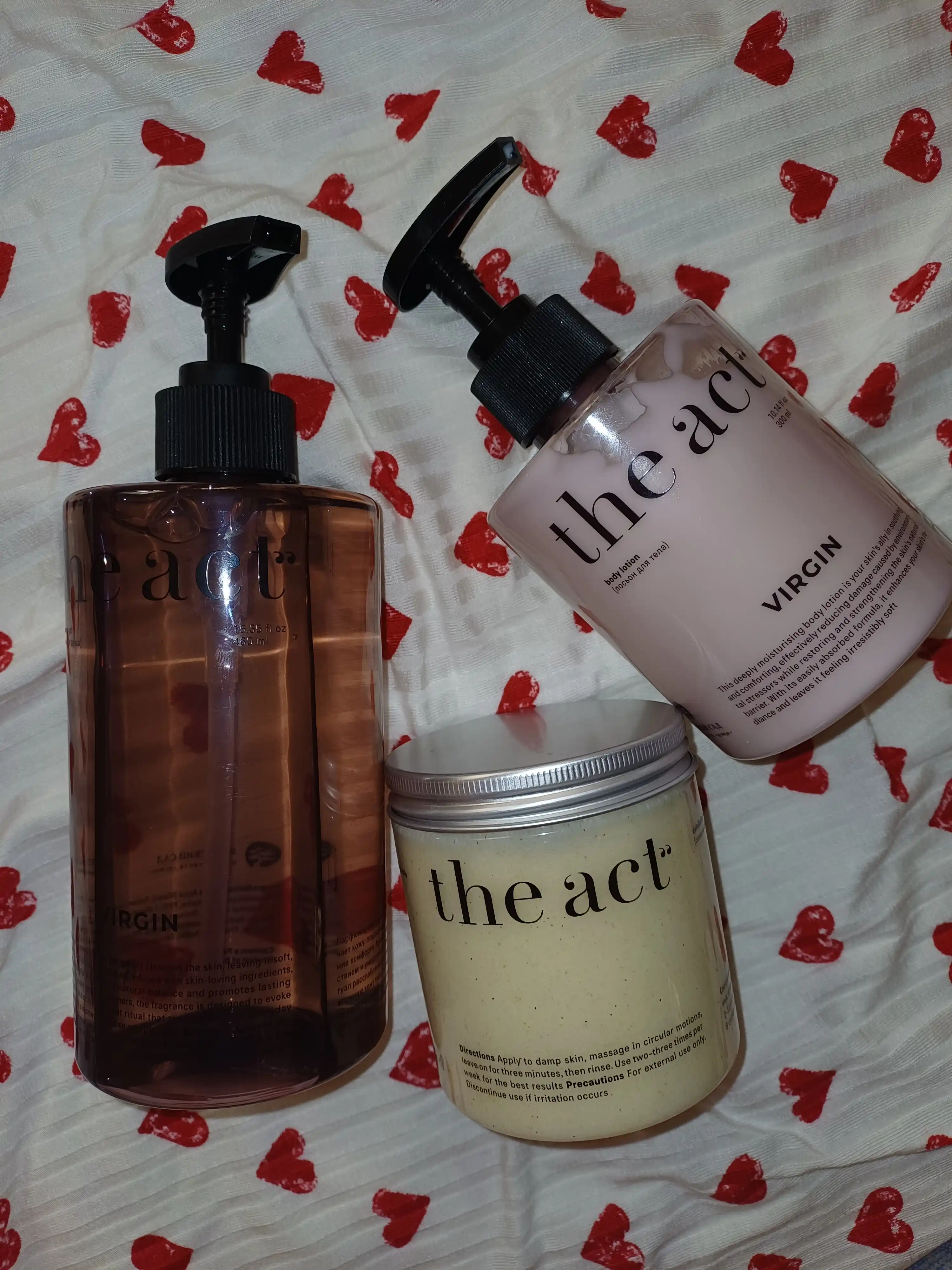 The Act dush geli: gullagan sakura, magniyli, kokosli, "25-soat" kremi bilan to‘plam