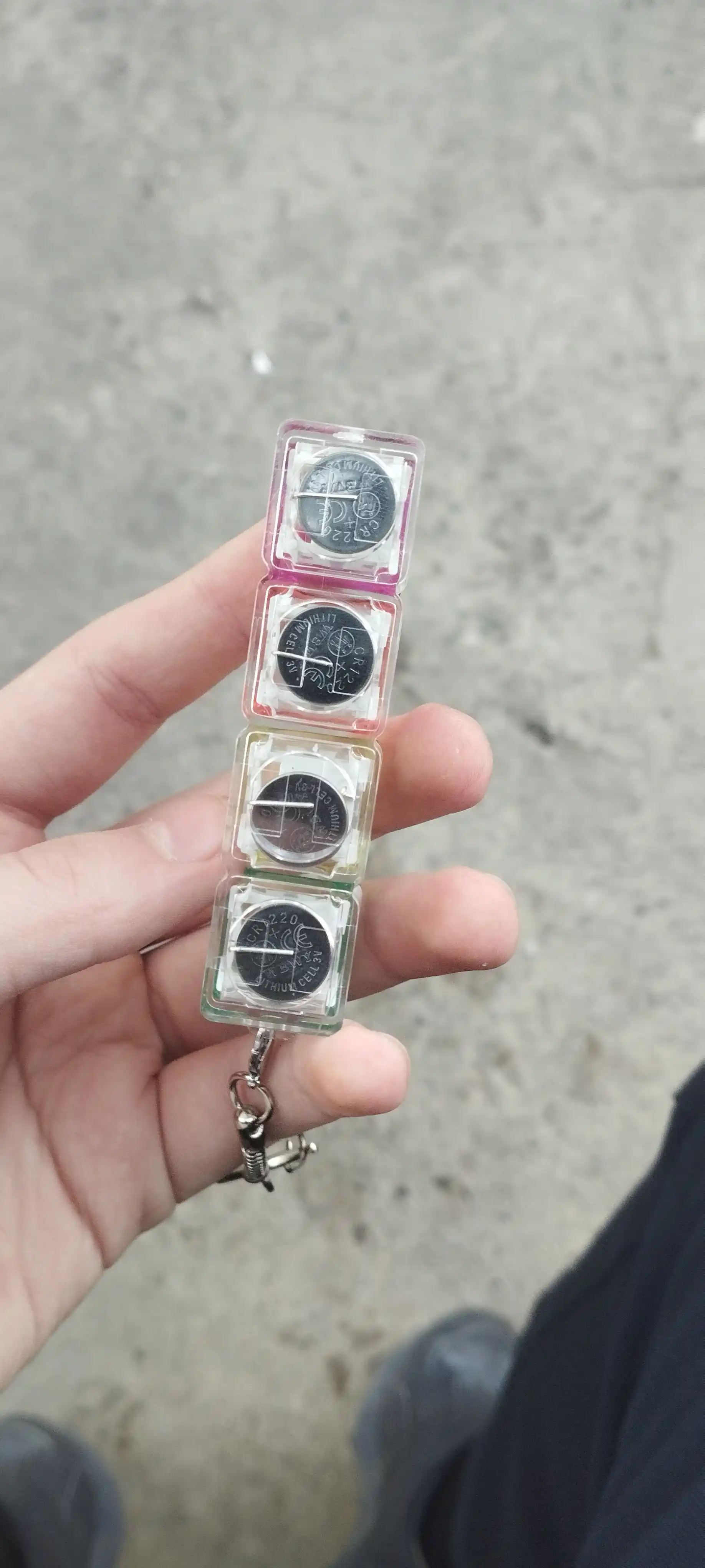 Stressga qarshi tugmalar, mini-keyboard switch brelok, 4 ta tugma, klik o‘yinchoq
