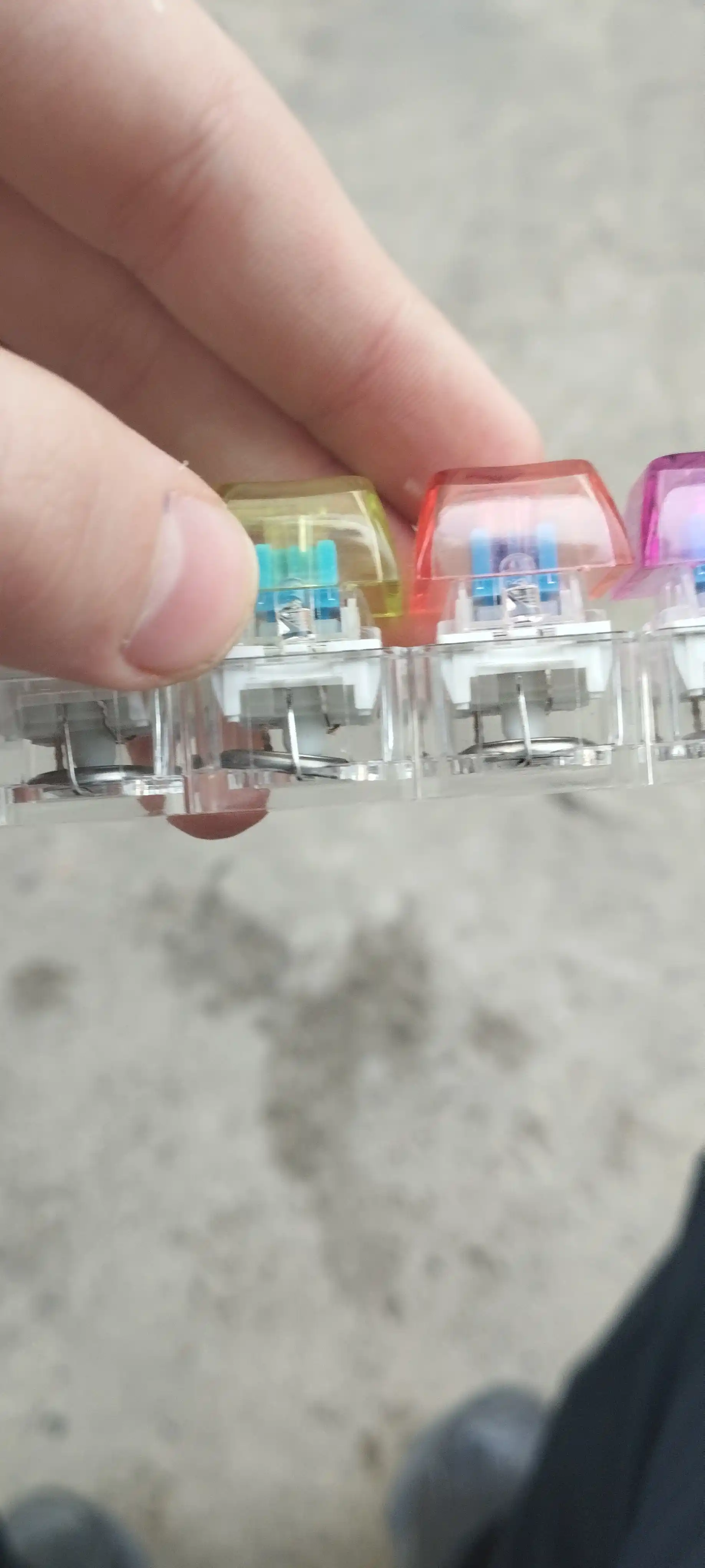 Stressga qarshi tugmalar, mini-keyboard switch brelok, 4 ta tugma, klik o‘yinchoq