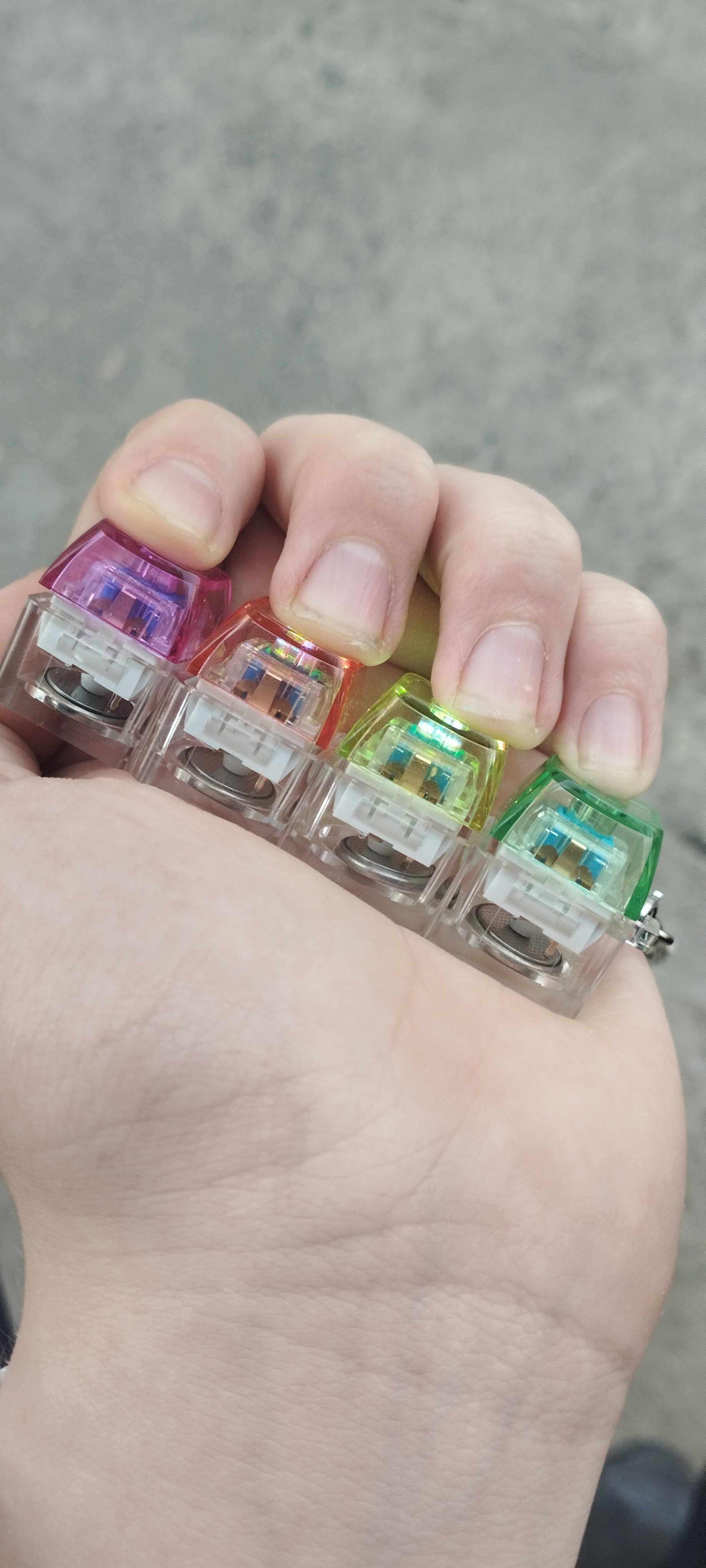 Stressga qarshi tugmalar, mini-keyboard switch brelok, 4 ta tugma, klik o‘yinchoq
